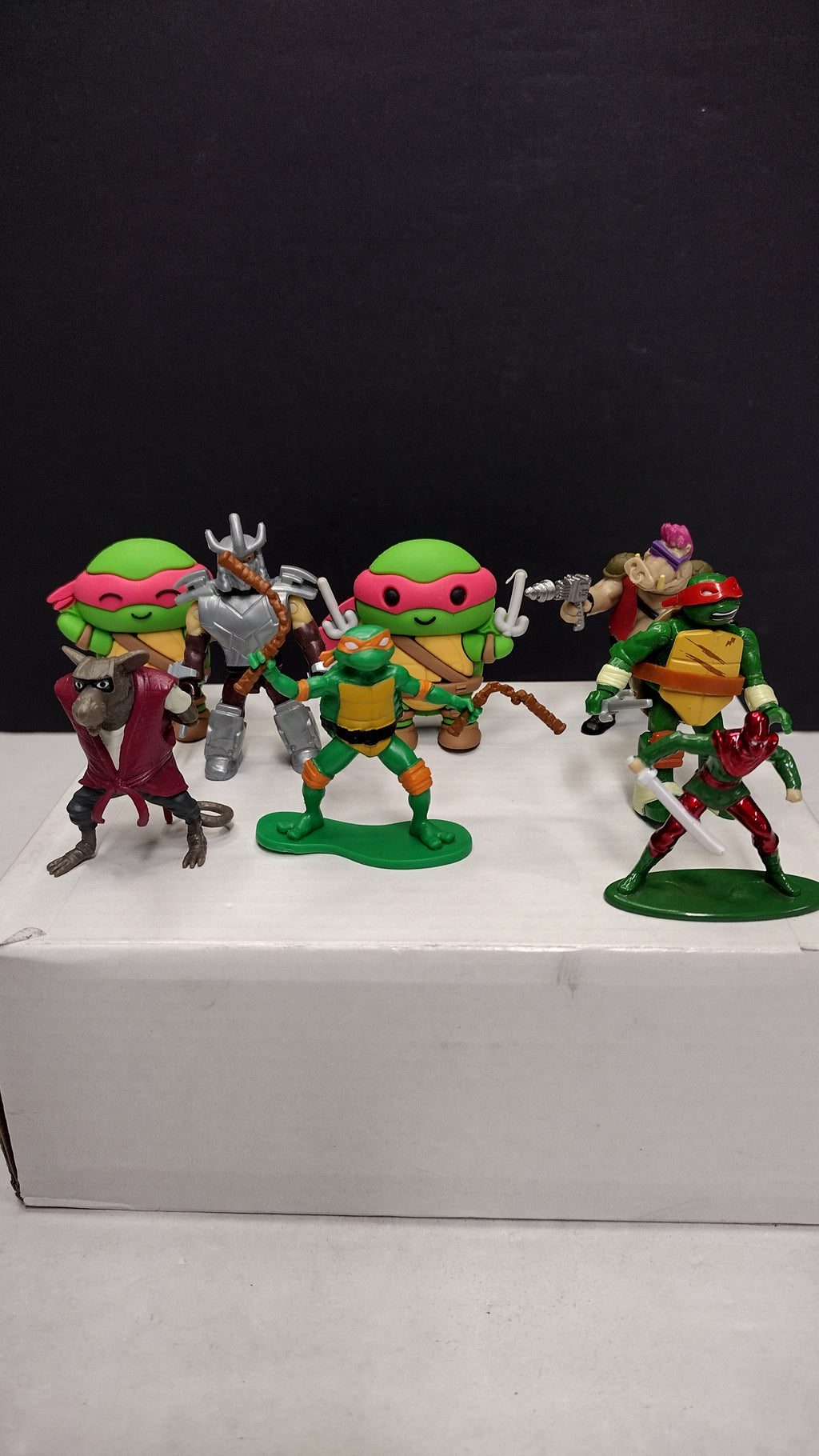 TMNT Teenage Mutant Ninja Turtles Assorted Lot of 8 Items