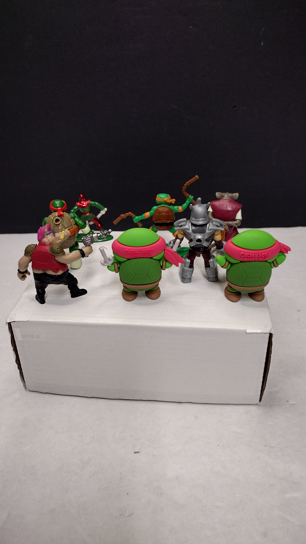TMNT Teenage Mutant Ninja Turtles Assorted Lot of 8 Items