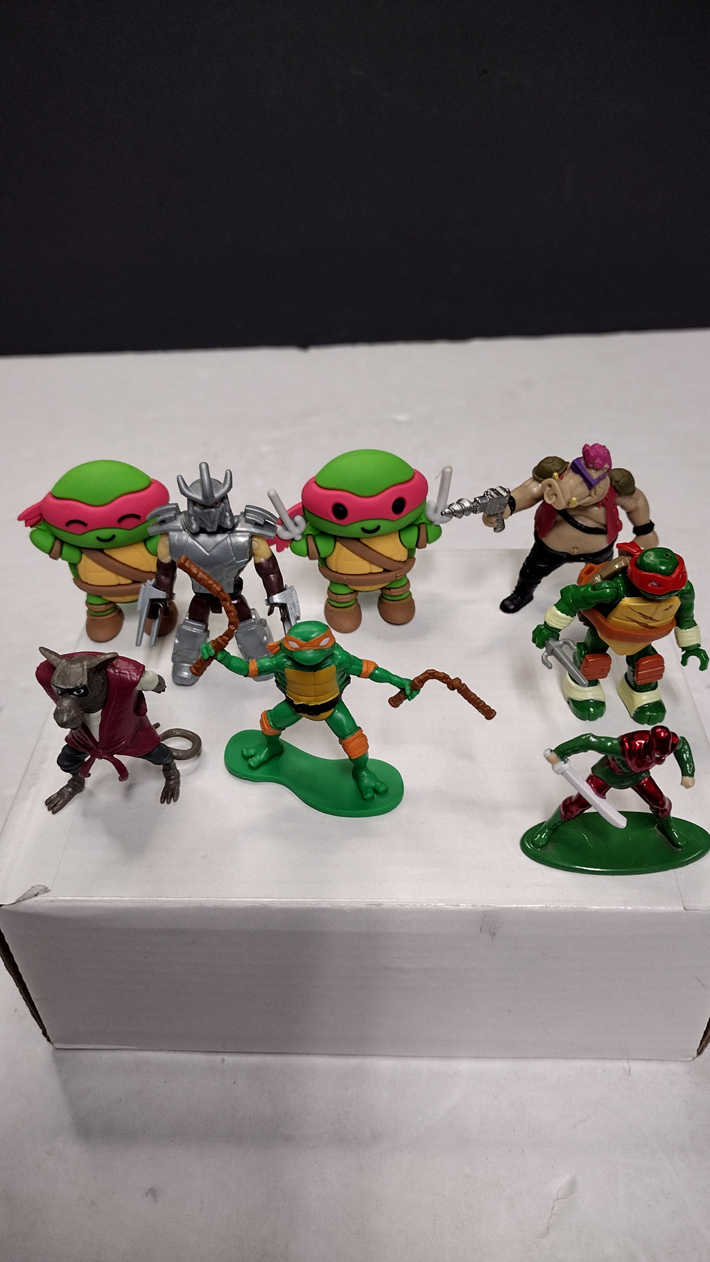 TMNT Teenage Mutant Ninja Turtles Assorted Lot of 8 Items