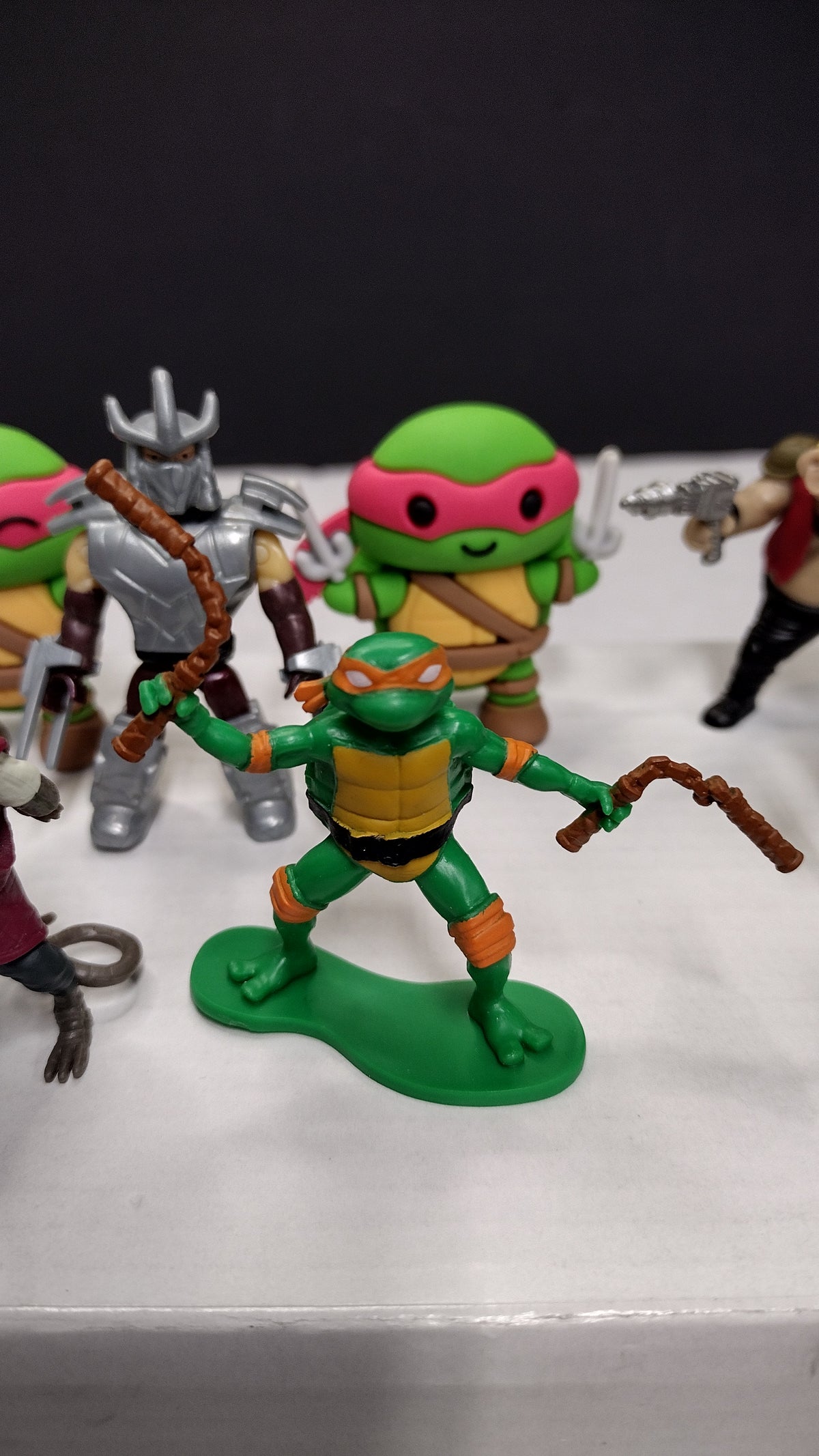TMNT Teenage Mutant Ninja Turtles Assorted Lot of 8 Items