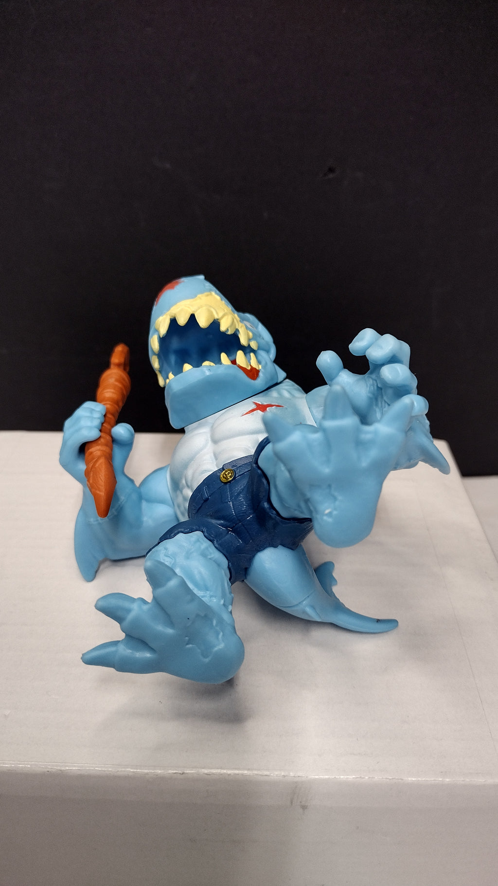 Zuru Smashers Horror House Blood Shark Series 1 Figure & Spear Weapon