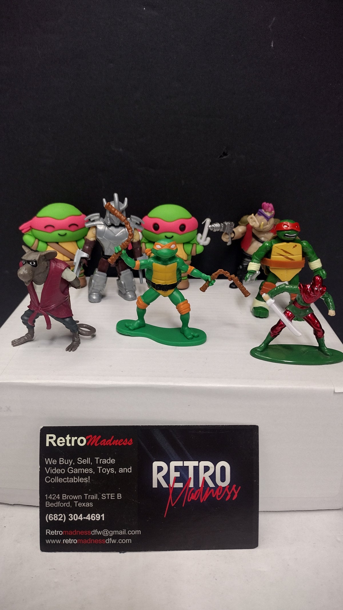 TMNT Teenage Mutant Ninja Turtles Assorted Lot of 8 Items