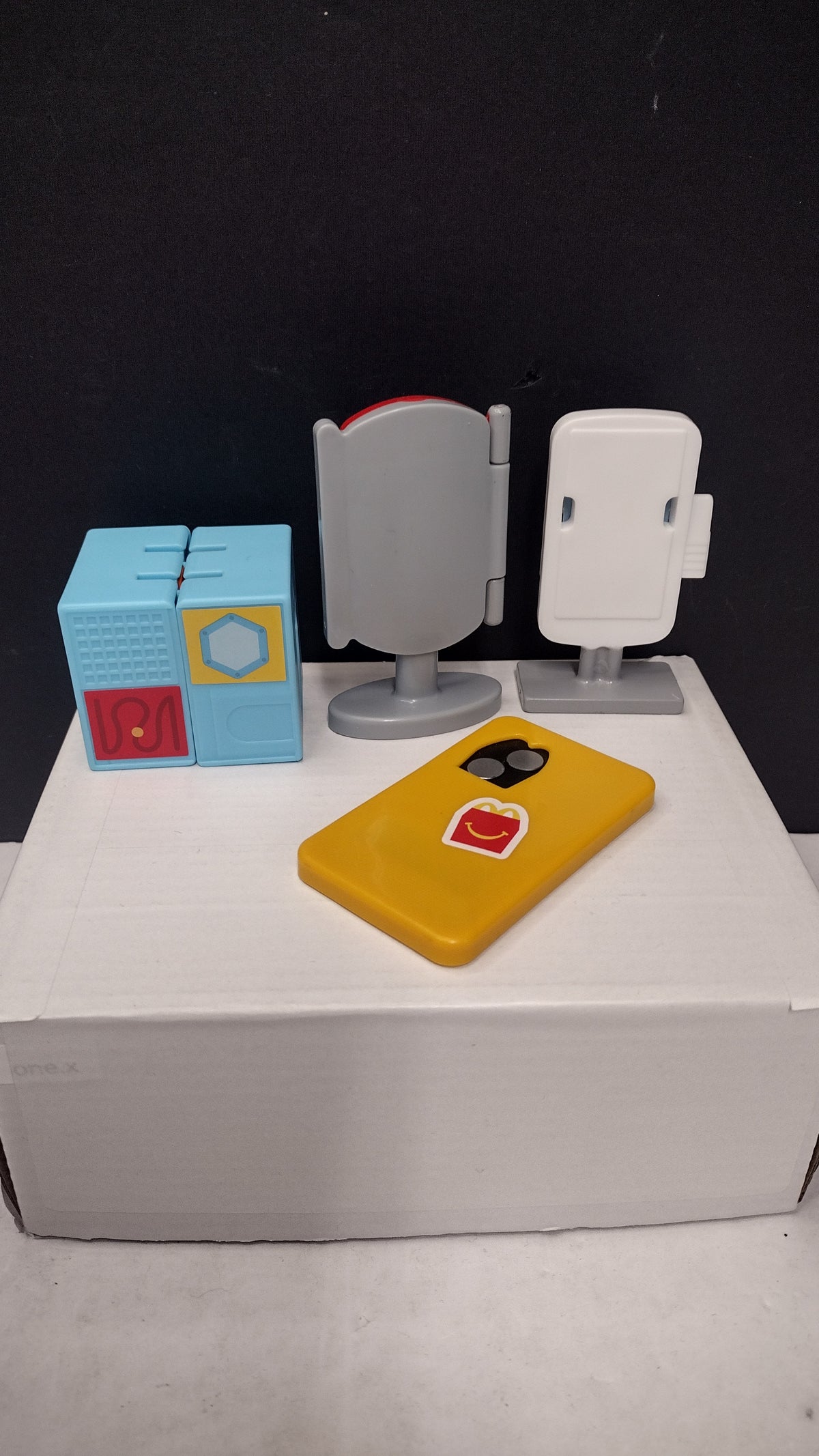 4 Piece McDonalds Happy Meal Toys Lot- Torrus- Kiosk- Phone- Display