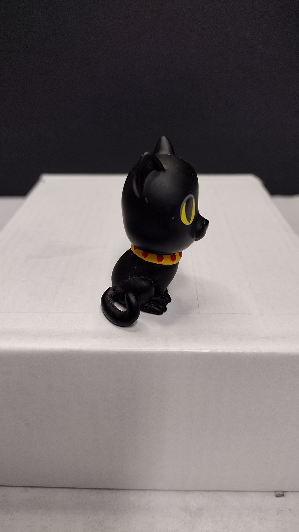 Funko DC Super Heroes Pets Series 3 Mystery Minis- Isis (Catwoman's Cat)