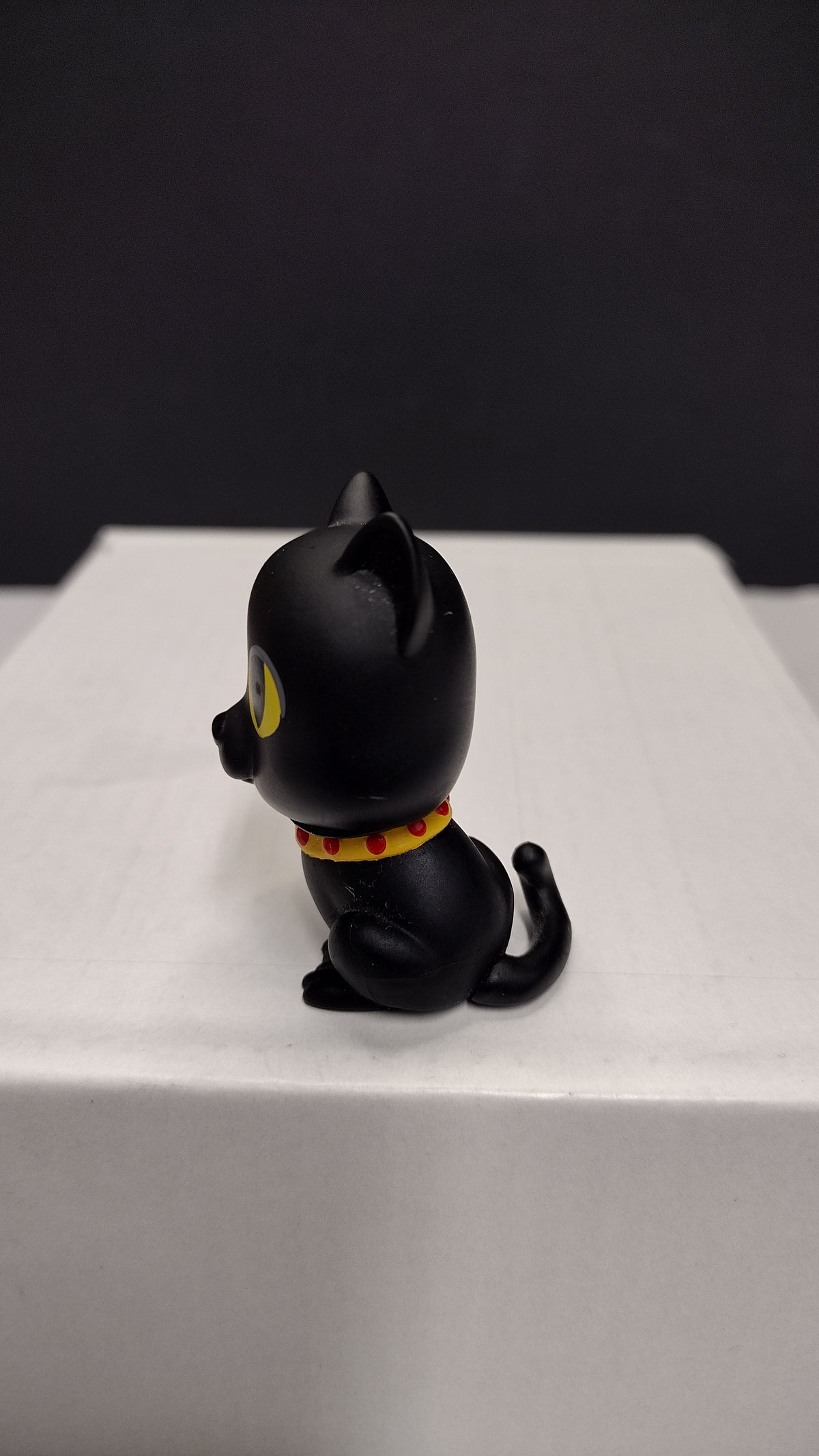Funko DC Super Heroes Pets Series 3 Mystery Minis- Isis (Catwoman's Cat)