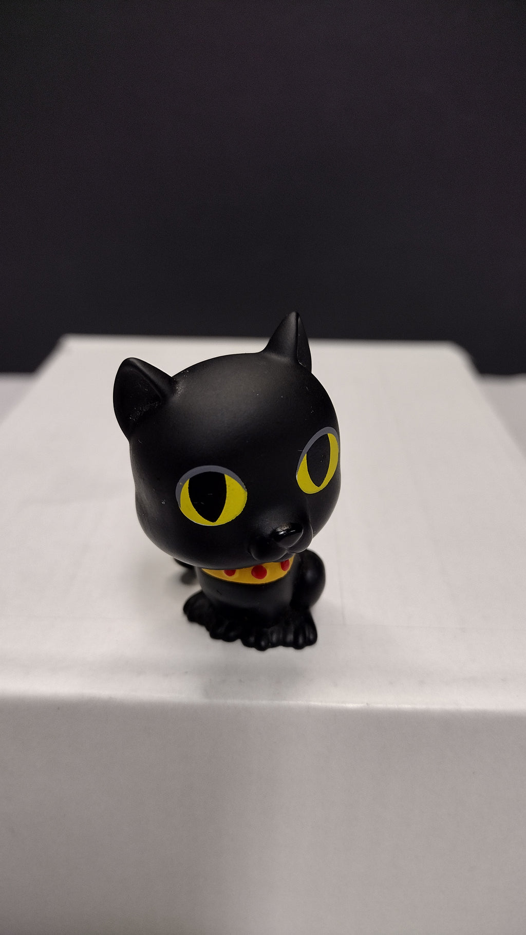 Funko DC Super Heroes Pets Series 3 Mystery Minis- Isis (Catwoman's Cat)