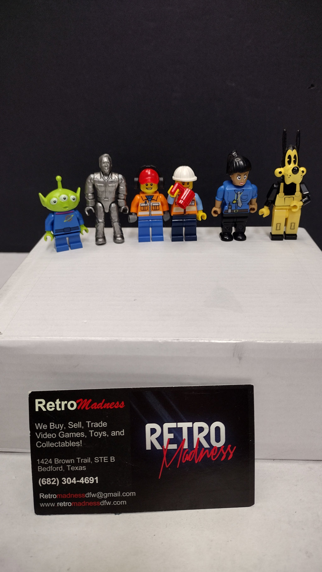 Assorted Building Block Figures Lot 5 LEGO Style Minifigures 1 Mega Construx