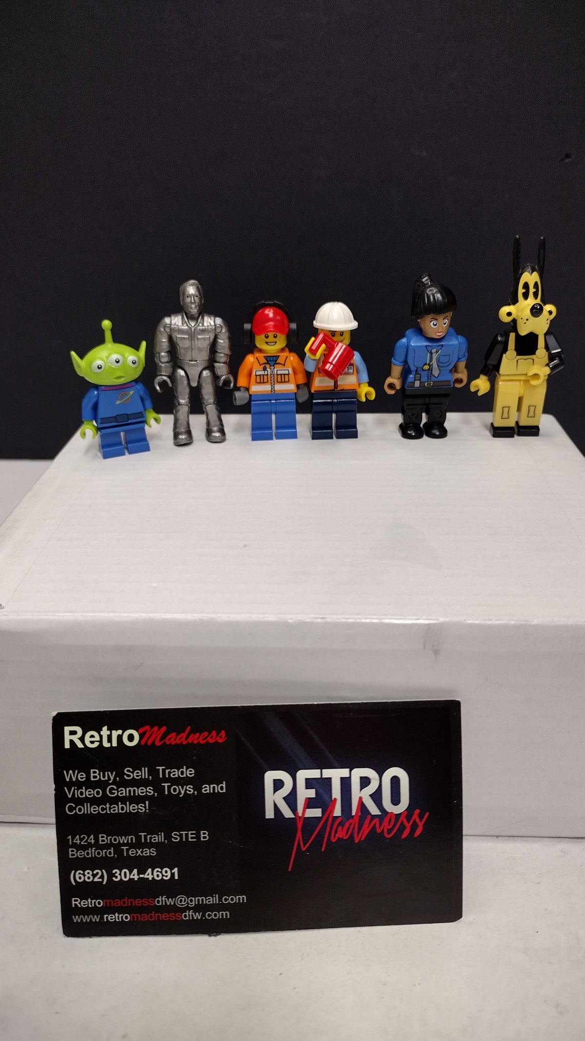 Assorted Building Block Figures Lot 5 LEGO Style Minifigures 1 Mega Construx