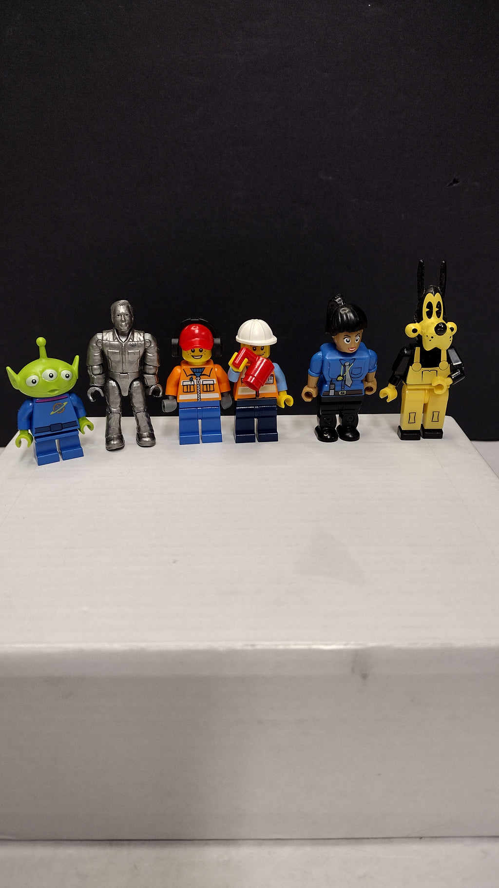 Assorted Building Block Figures Lot 5 LEGO Style Minifigures 1 Mega Construx