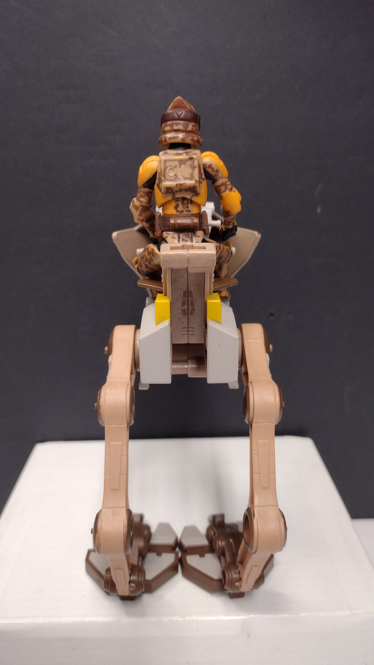 Star Wars Clone Wars AT-RT Walker Vehicle with ARF Trooper Boil
