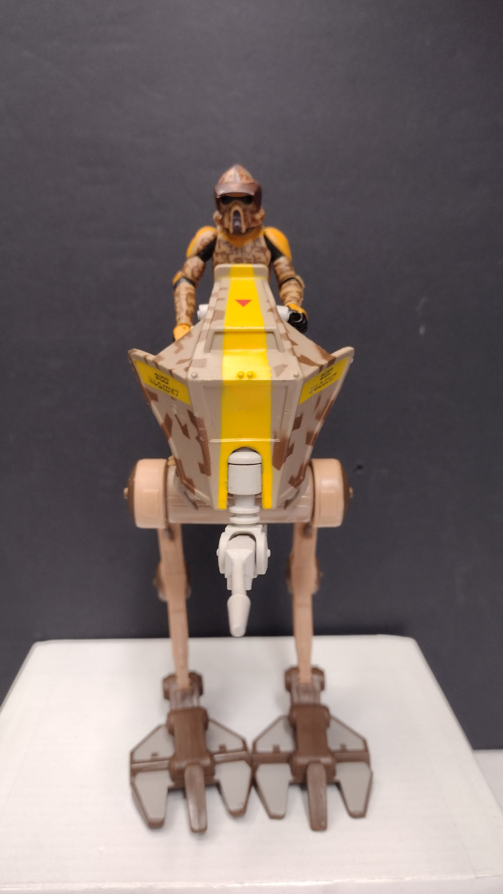Star Wars Clone Wars AT-RT Walker Vehicle with ARF Trooper Boil