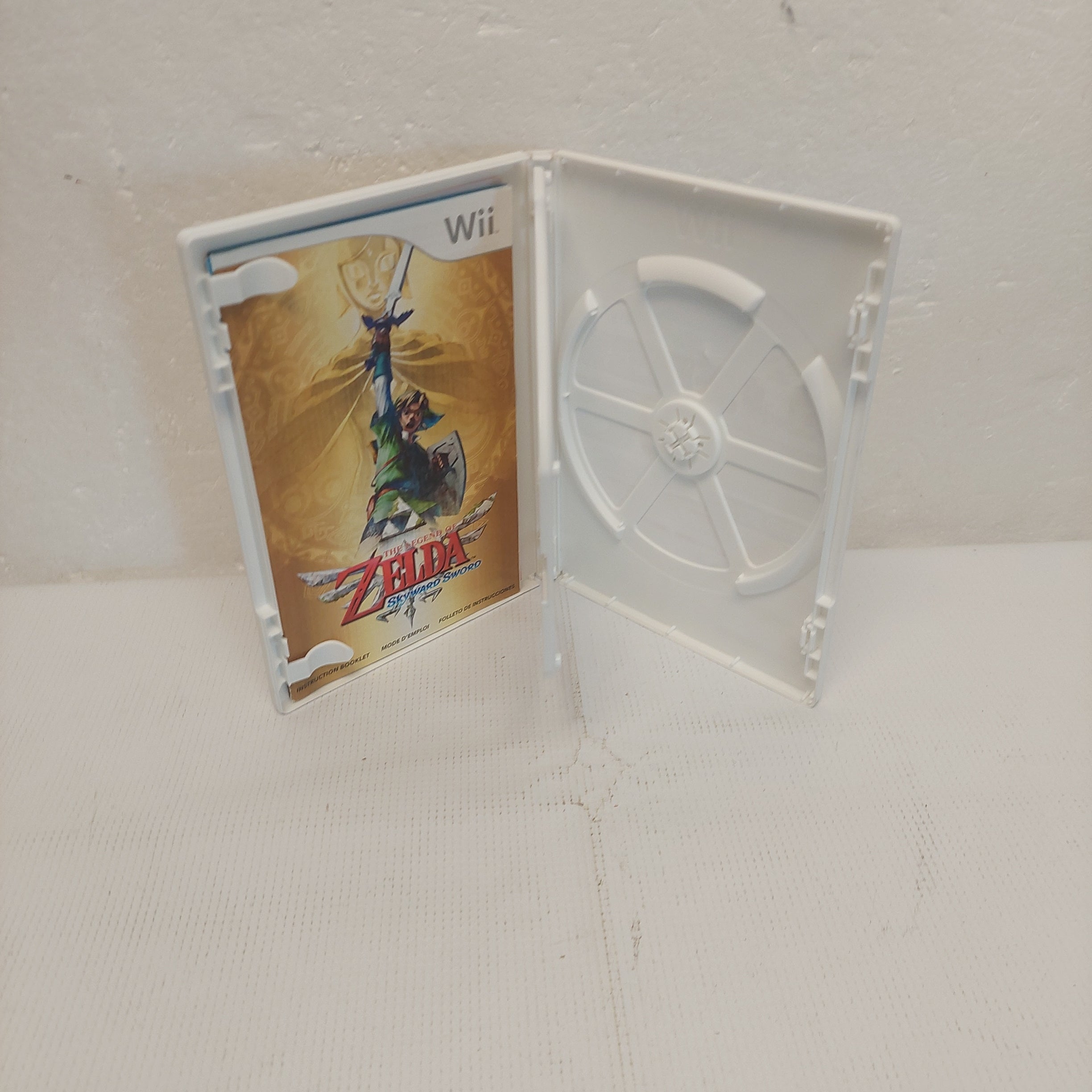 Nintendo Wii Legend of Zelda Skyward Sword Case, Manual and Inserts ONLY No Game