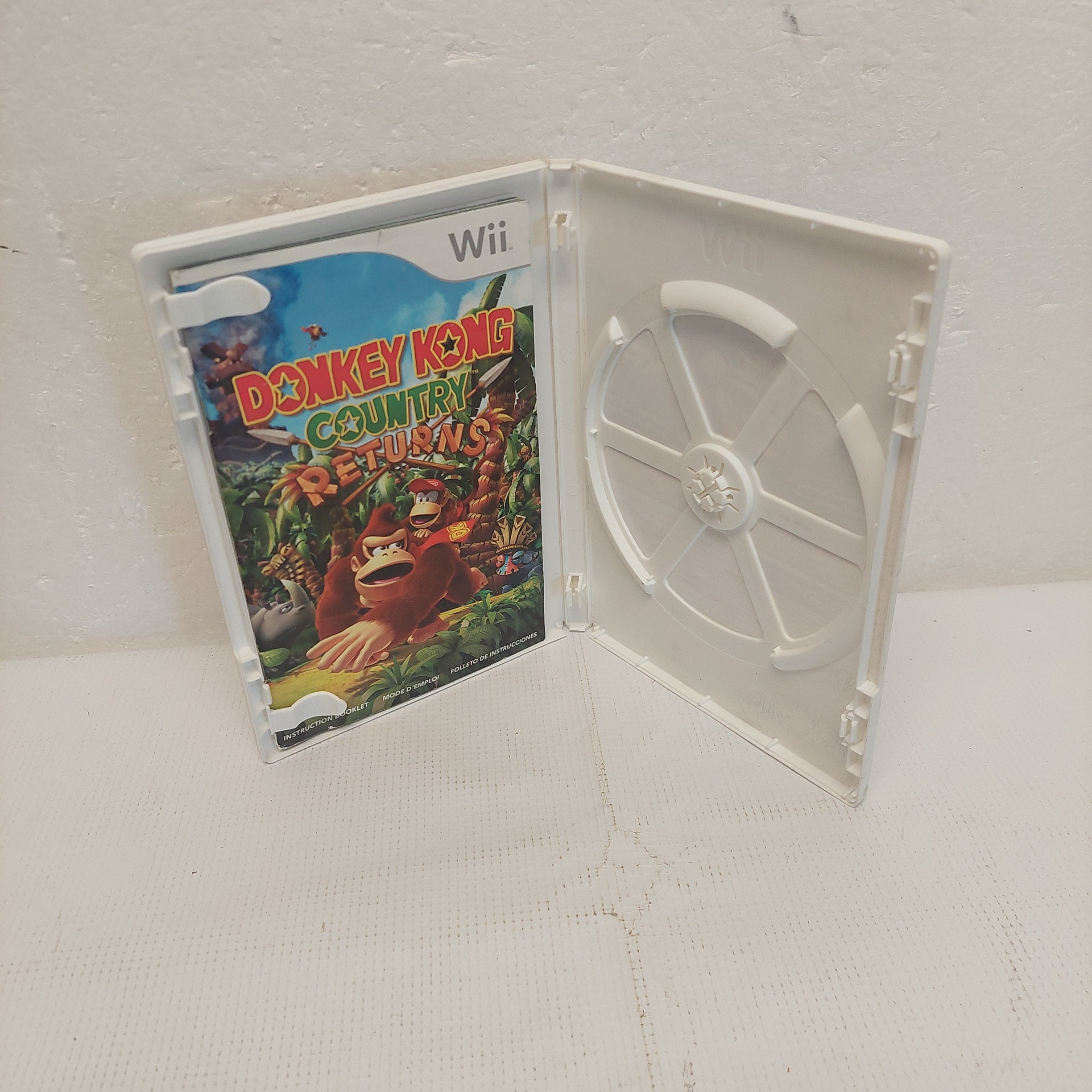 Nintendo Wii Donkey Kong Country Returns Case and Inserts ONLY No Game