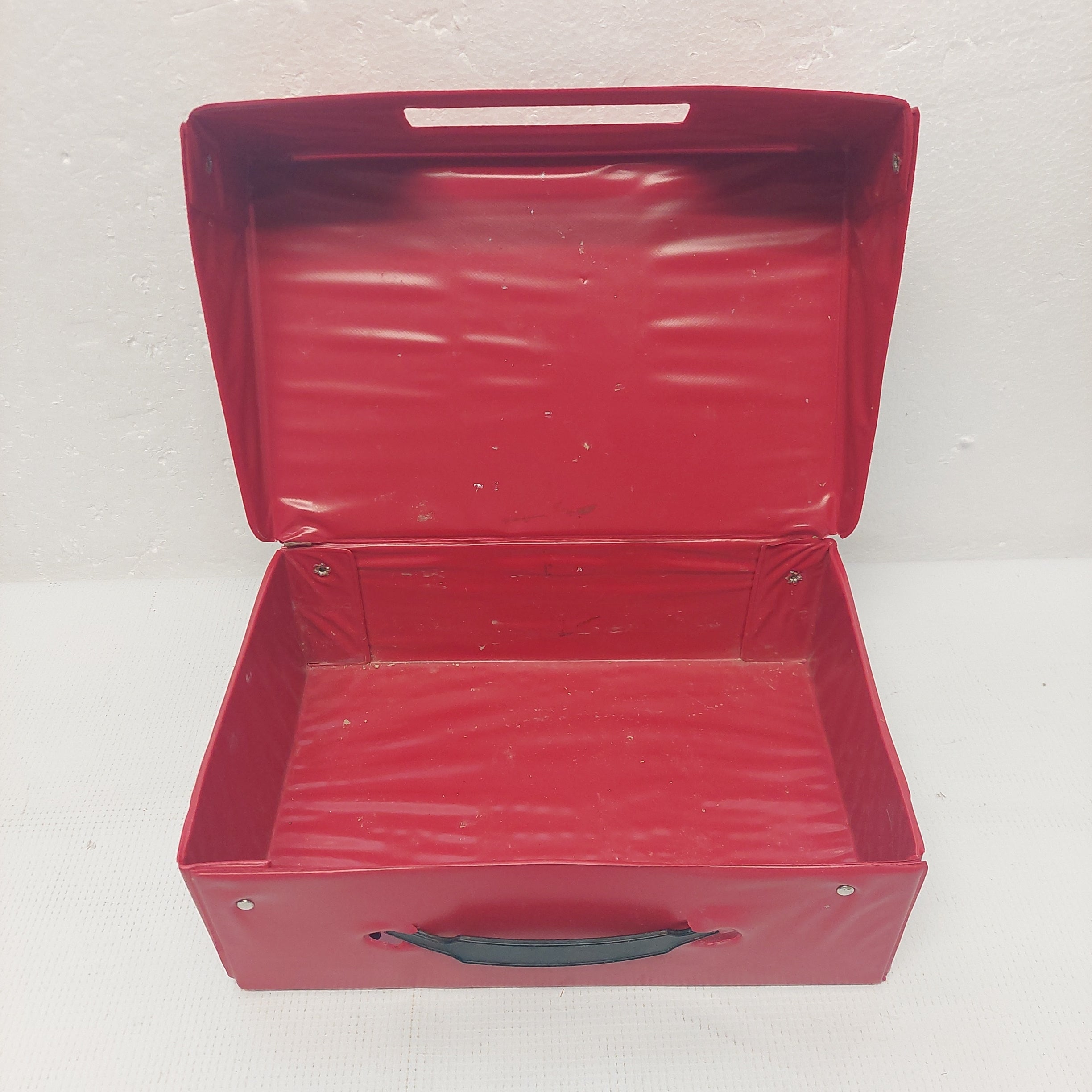 Vintage Red Car Case Holds 24 Cars