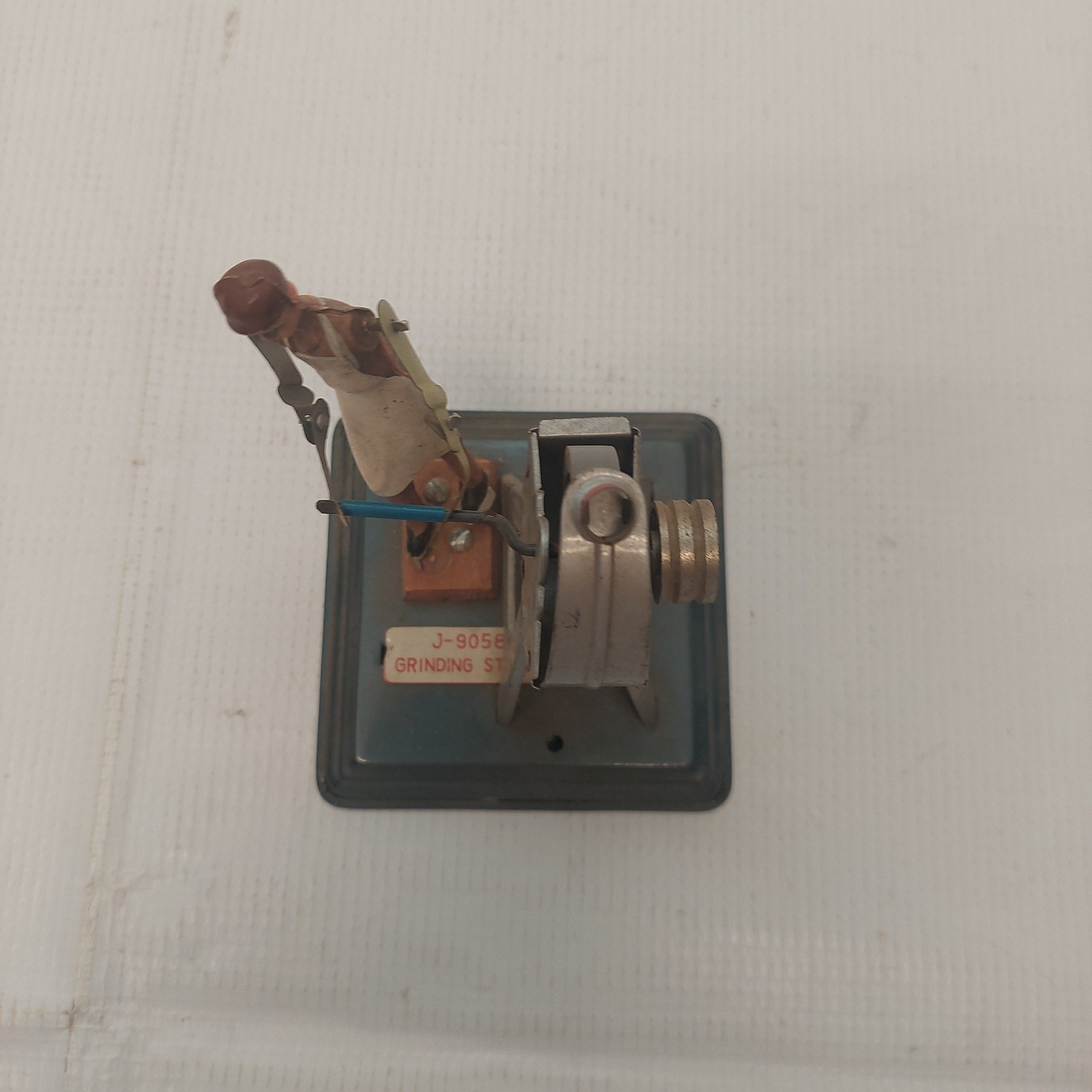 Vintage J-9058 Grinding Stone Line Mar Toys