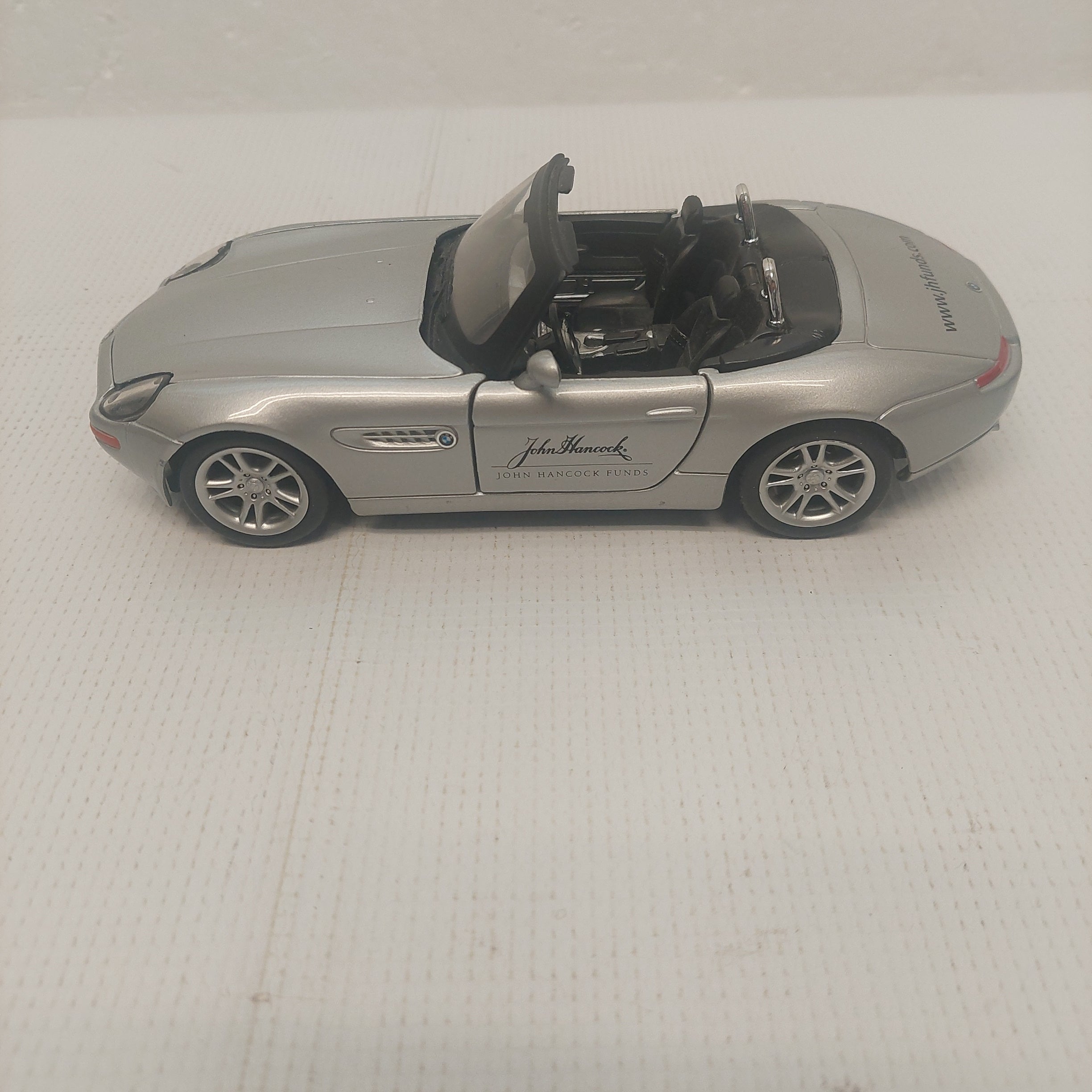 Maisto BMW Z8 1:24 Scale