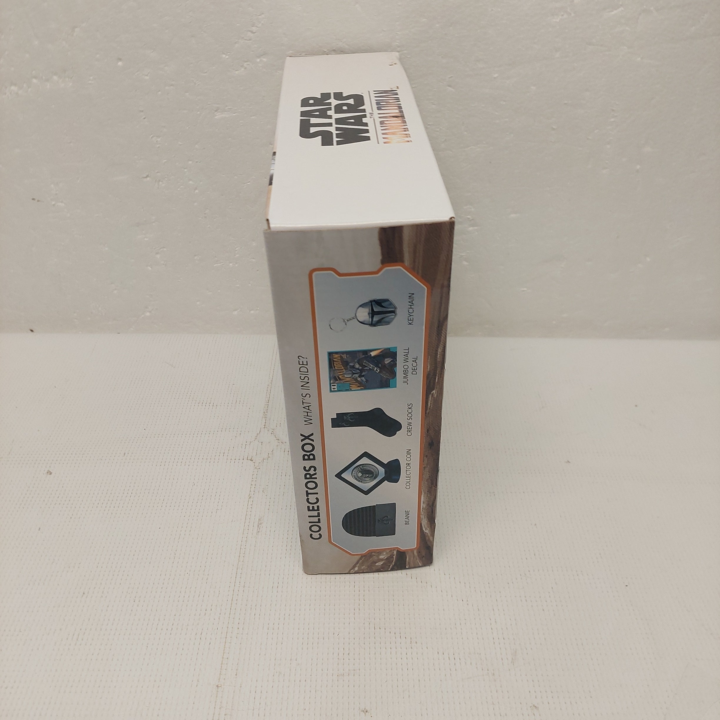 Star Wars The Mandalorian Collector's Box