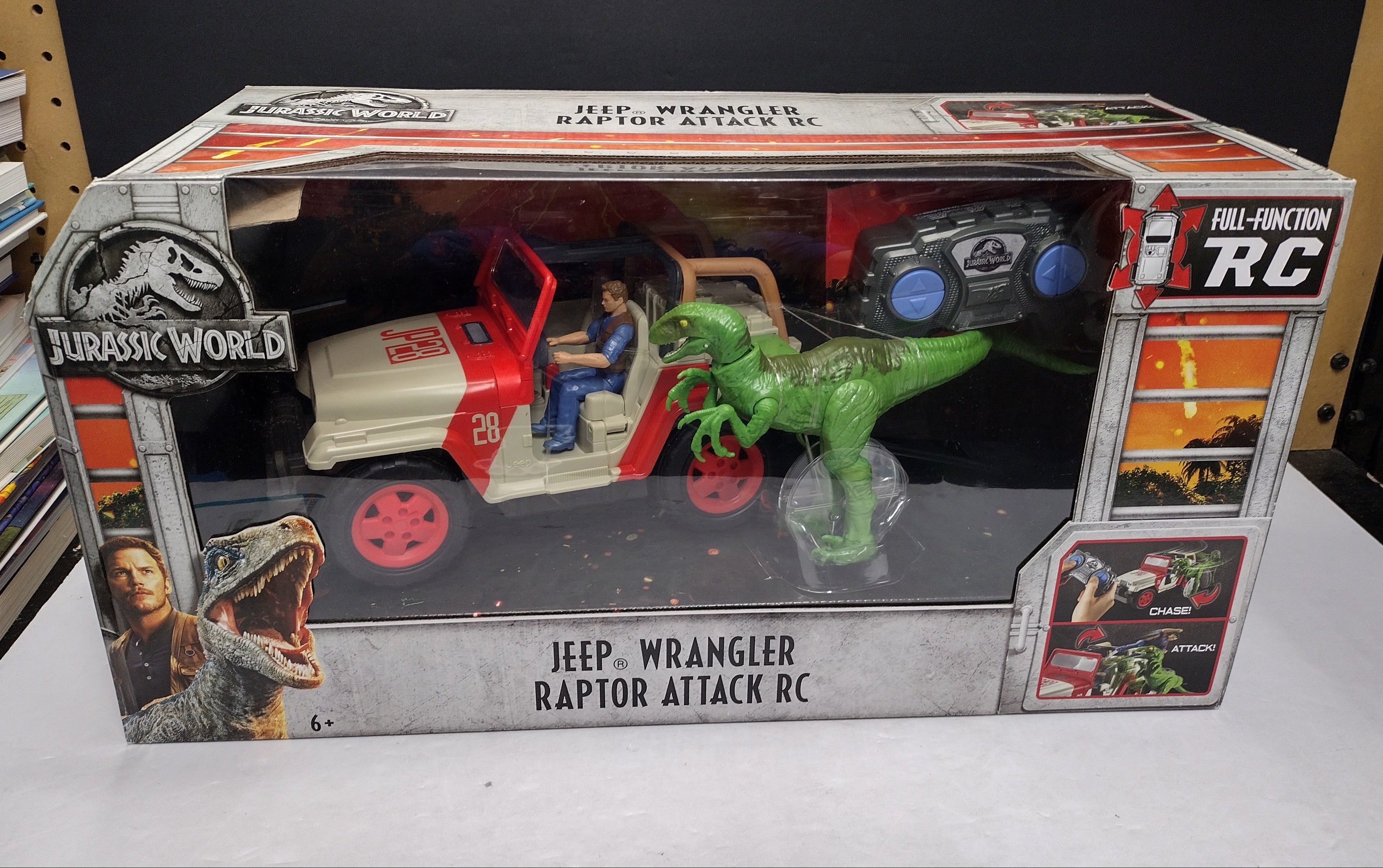Mattel Jurassic World Jeep Wrangler Raptor Attack RC Vehicle Set FNH12 (Brand New & Factory Sealed - Minor Box Wear)