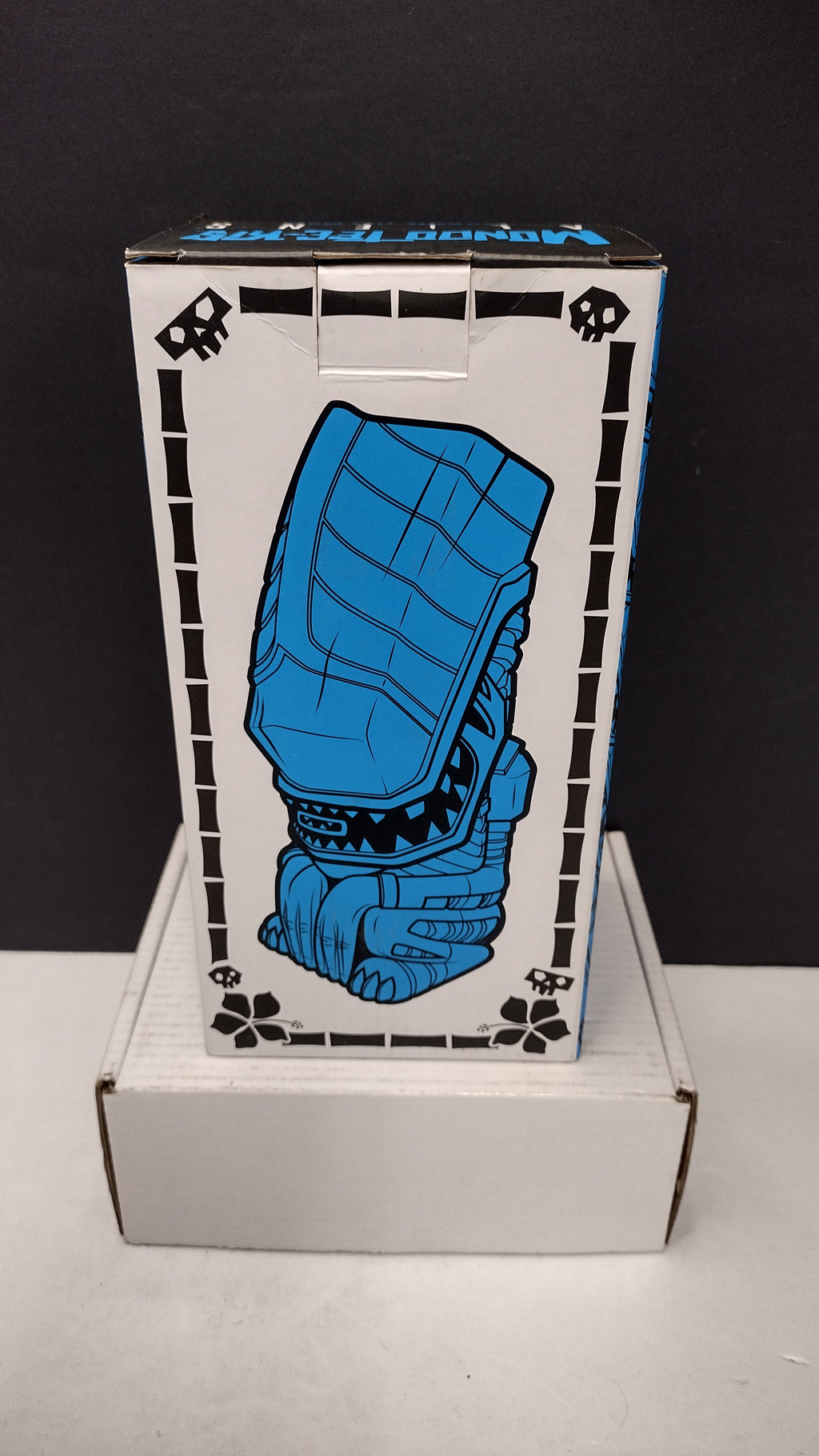 Mondo Tee-Kis Aliens Xenomorph Ceramic Tiki Mug (Blue Glaze Edition - 2017 Release, Unused in Box)