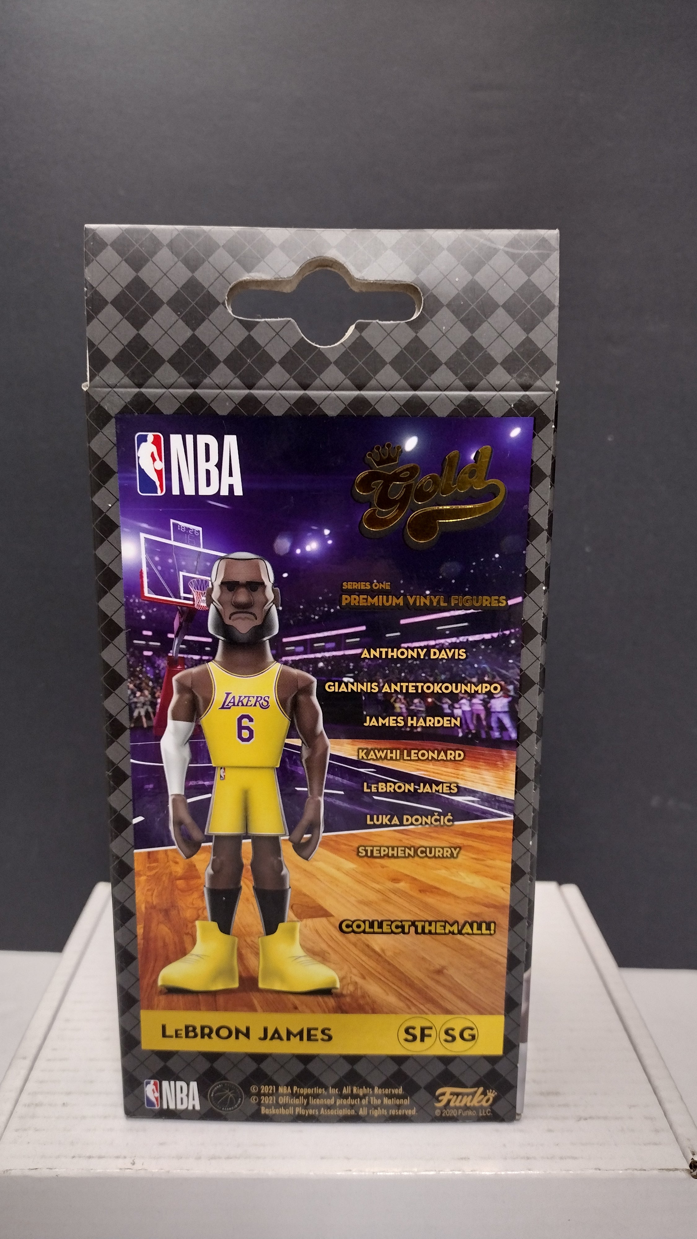 Funko GOLD LeBron James Los Angeles Lakers CHASE Variant Premium Vinyl Figure NIB