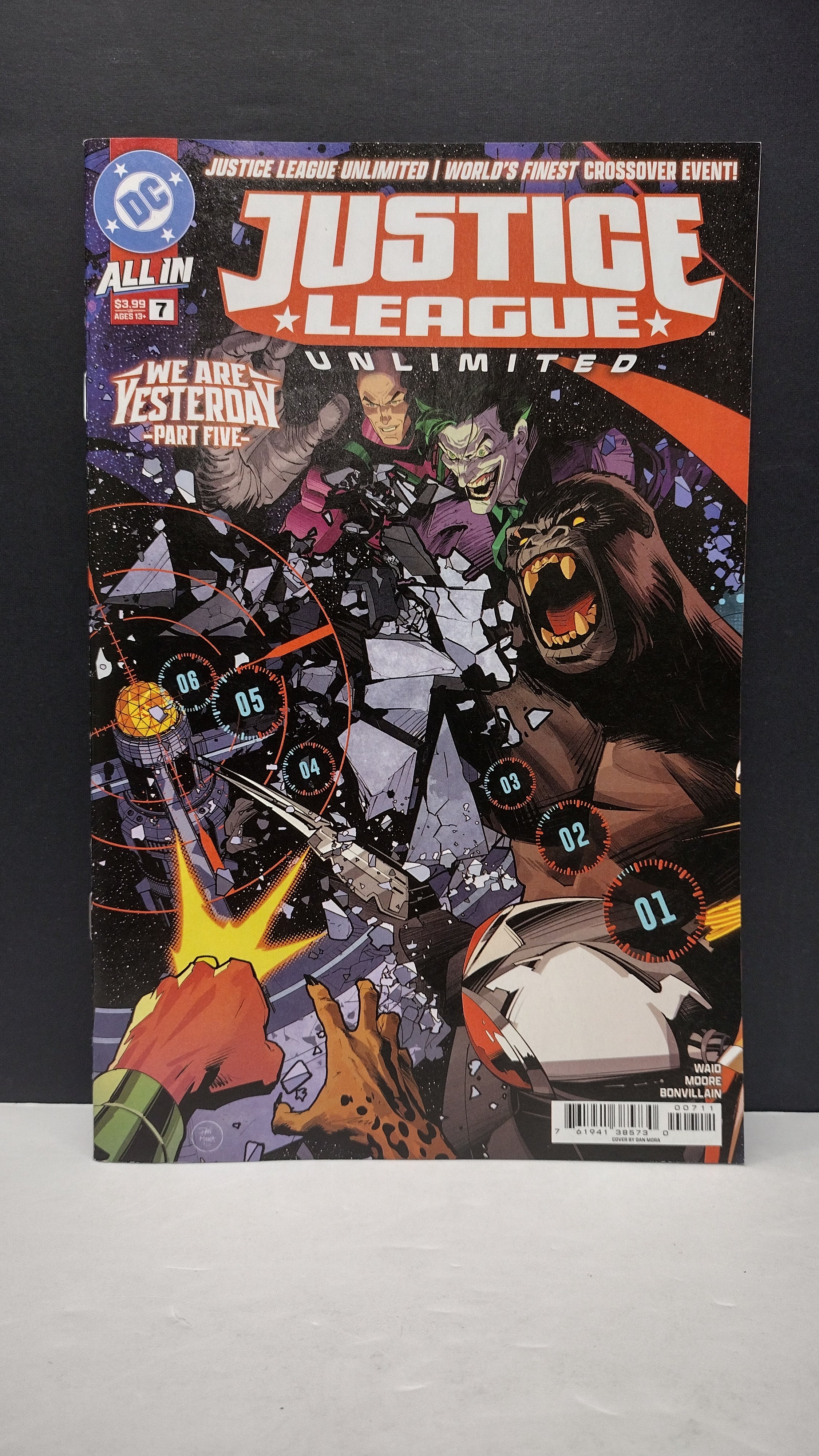 DC Comics Modern Era Lot – 5 Book Set - Lot I2 (Brand New / Unread)