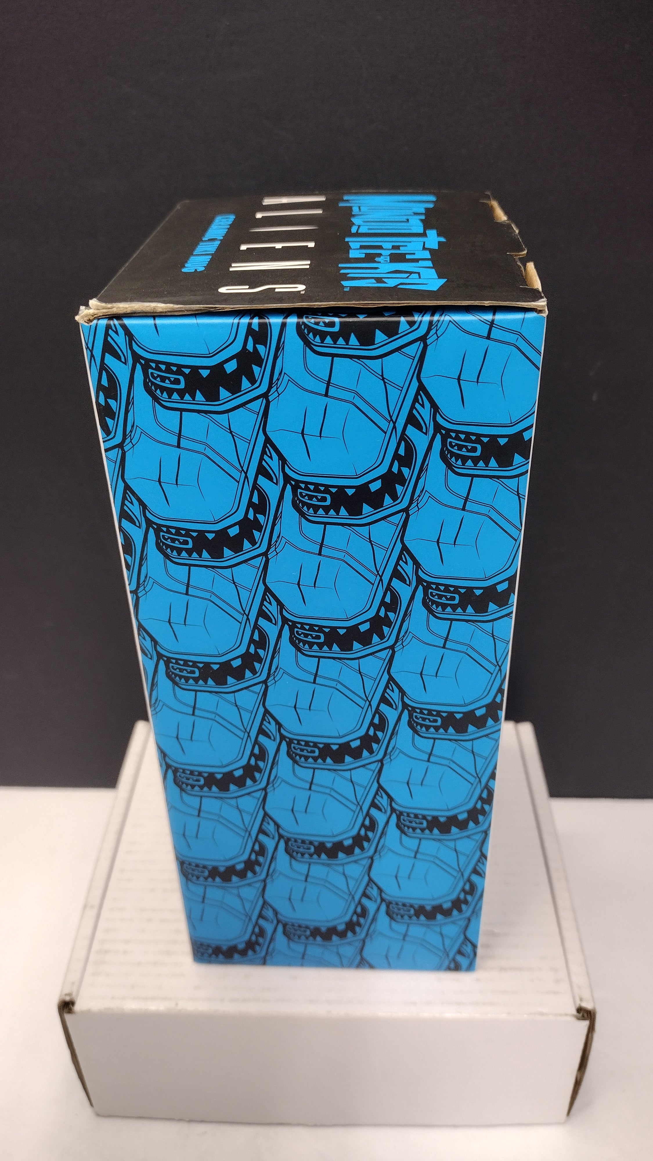 Mondo Tee-Kis Aliens Xenomorph Ceramic Tiki Mug (Blue Glaze Edition - 2017 Release, Unused in Box)