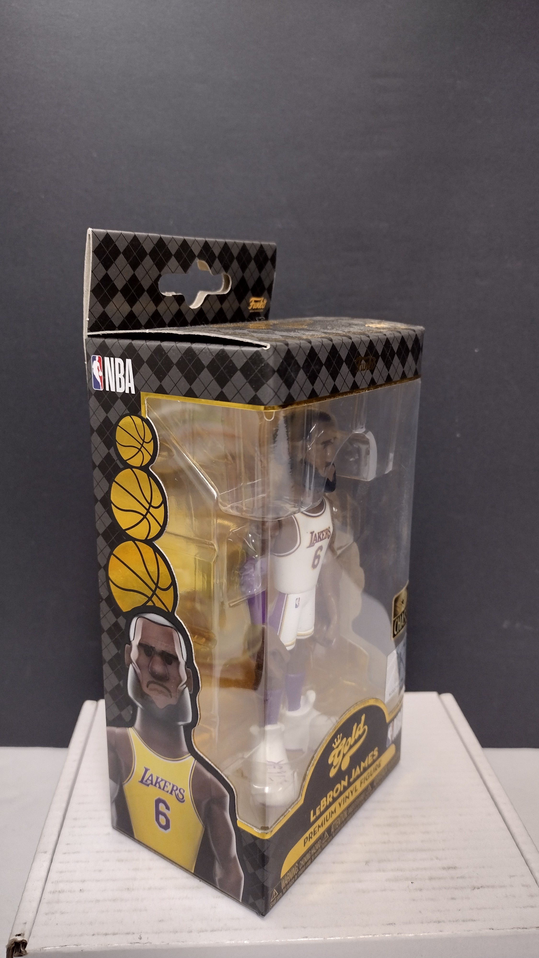Funko GOLD LeBron James Los Angeles Lakers CHASE Variant Premium Vinyl Figure NIB