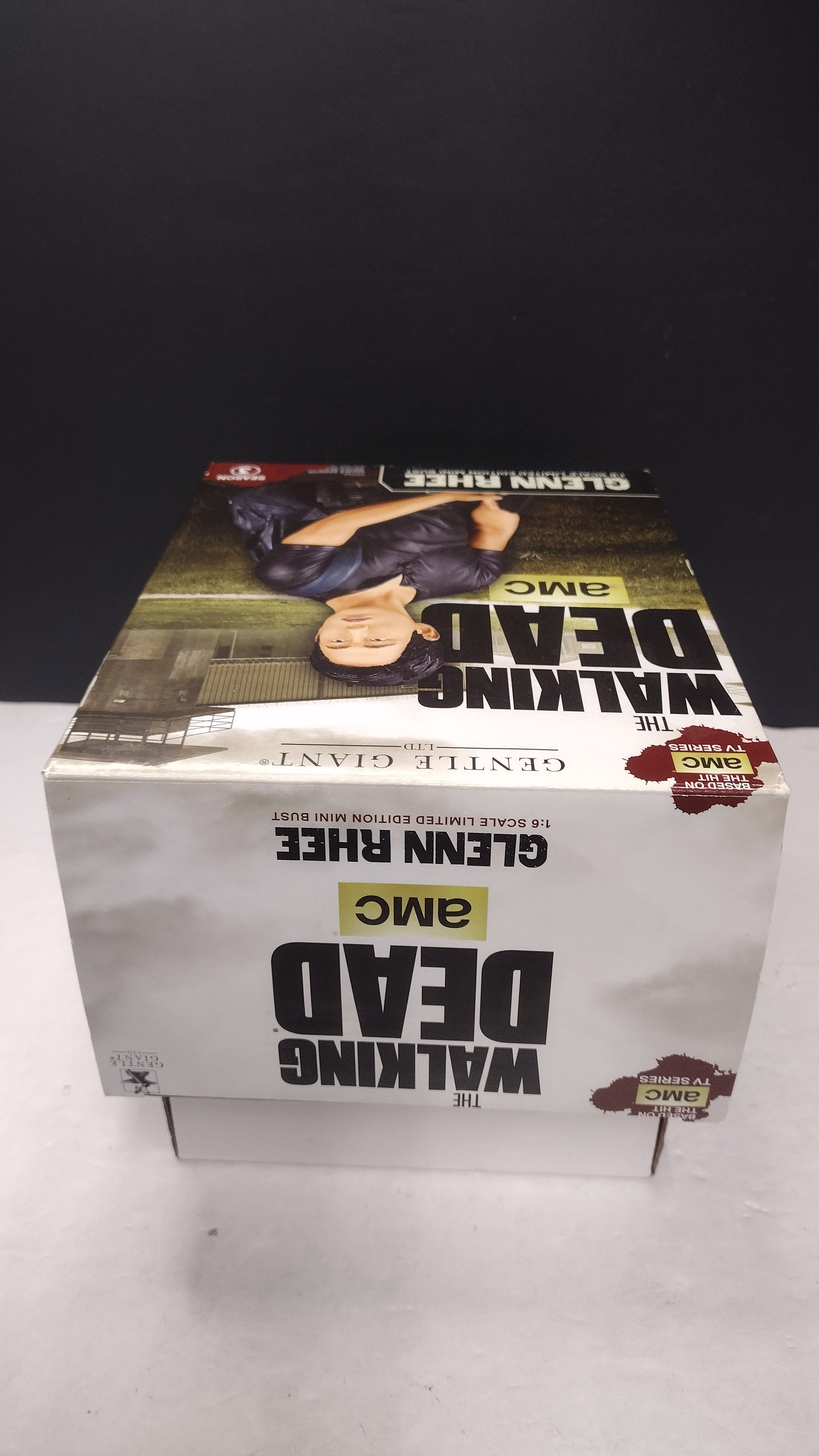 2015 Gentle Giant The Walking Dead Glenn Rhee Limited Edition Mini Bust Statue #106 (Open Box / Great Condition)