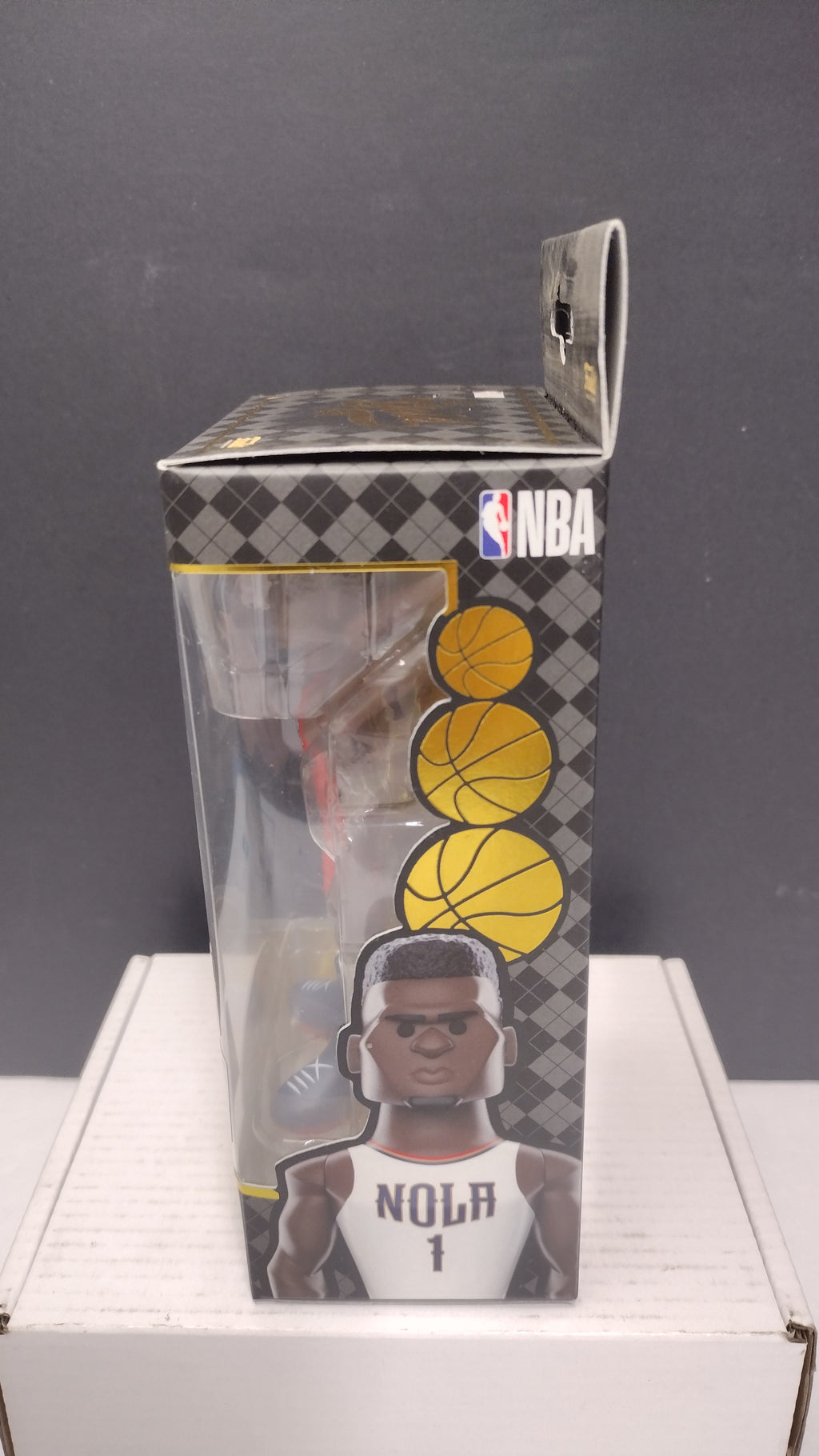 Funko GOLD Zion Williamson New Orleans Pelicans CHASE Variant Premium Vinyl Figure NIB