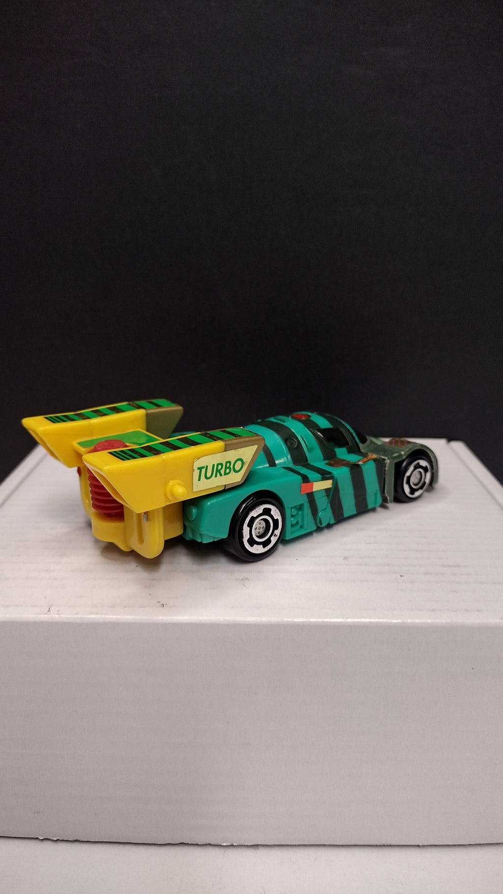 Vintage 1993 G2 Transformers: Color Changers Drench Action Figure – Loose & Complete (Front Plate Hinge Issue / Played-With Condition)