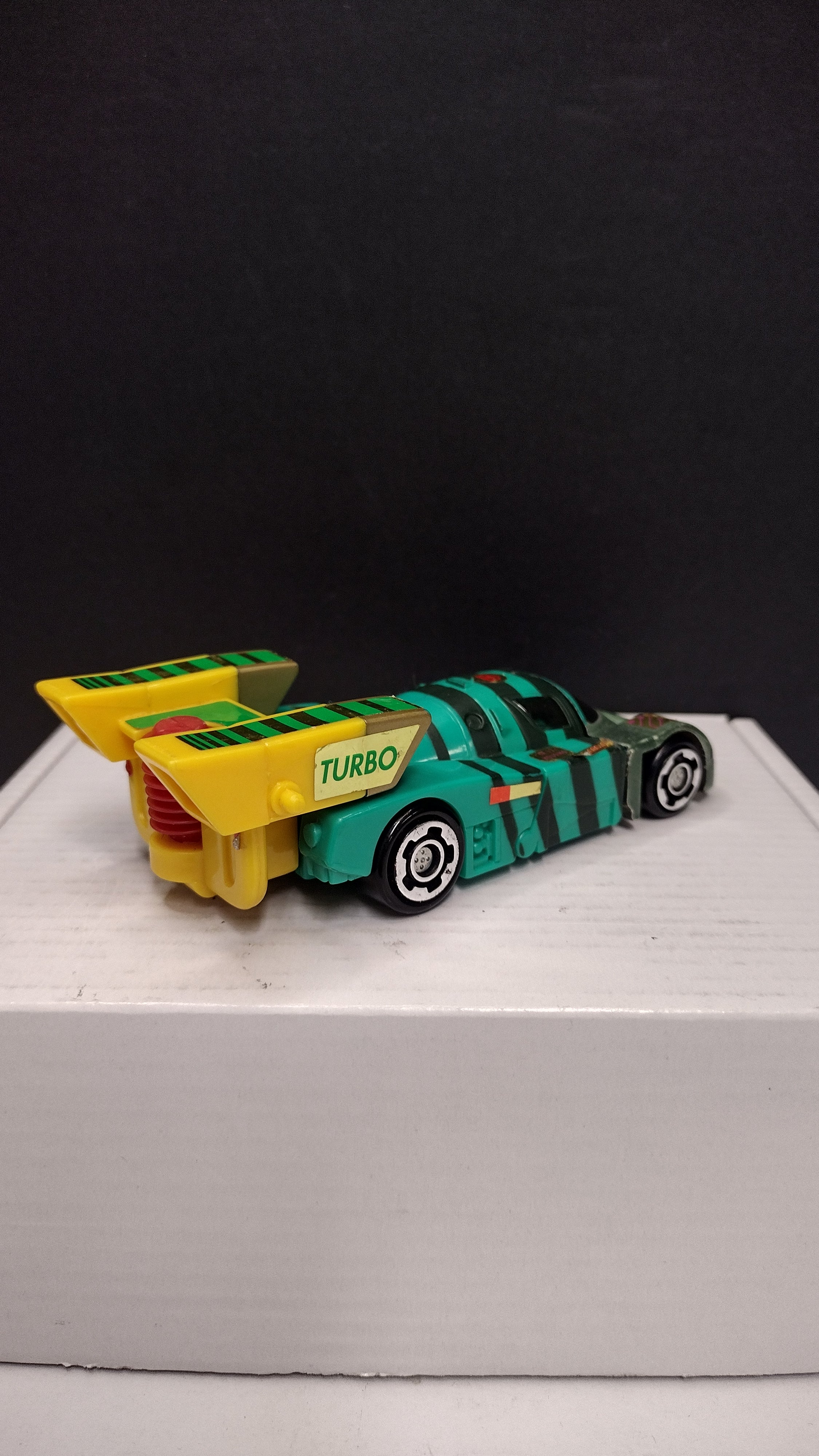 Vintage 1993 G2 Transformers: Color Changers Drench Action Figure – Loose & Complete (Front Plate Hinge Issue / Played-With Condition)
