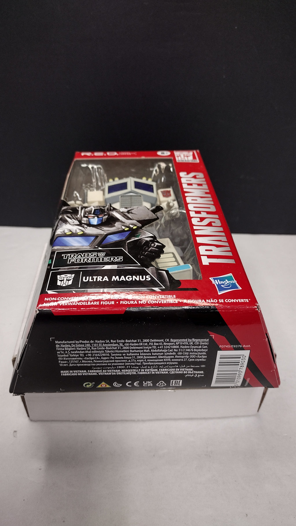 2021 Transformers R.E.D. Series Ultra Magnus 6" Figure (Open Box / Complete)
