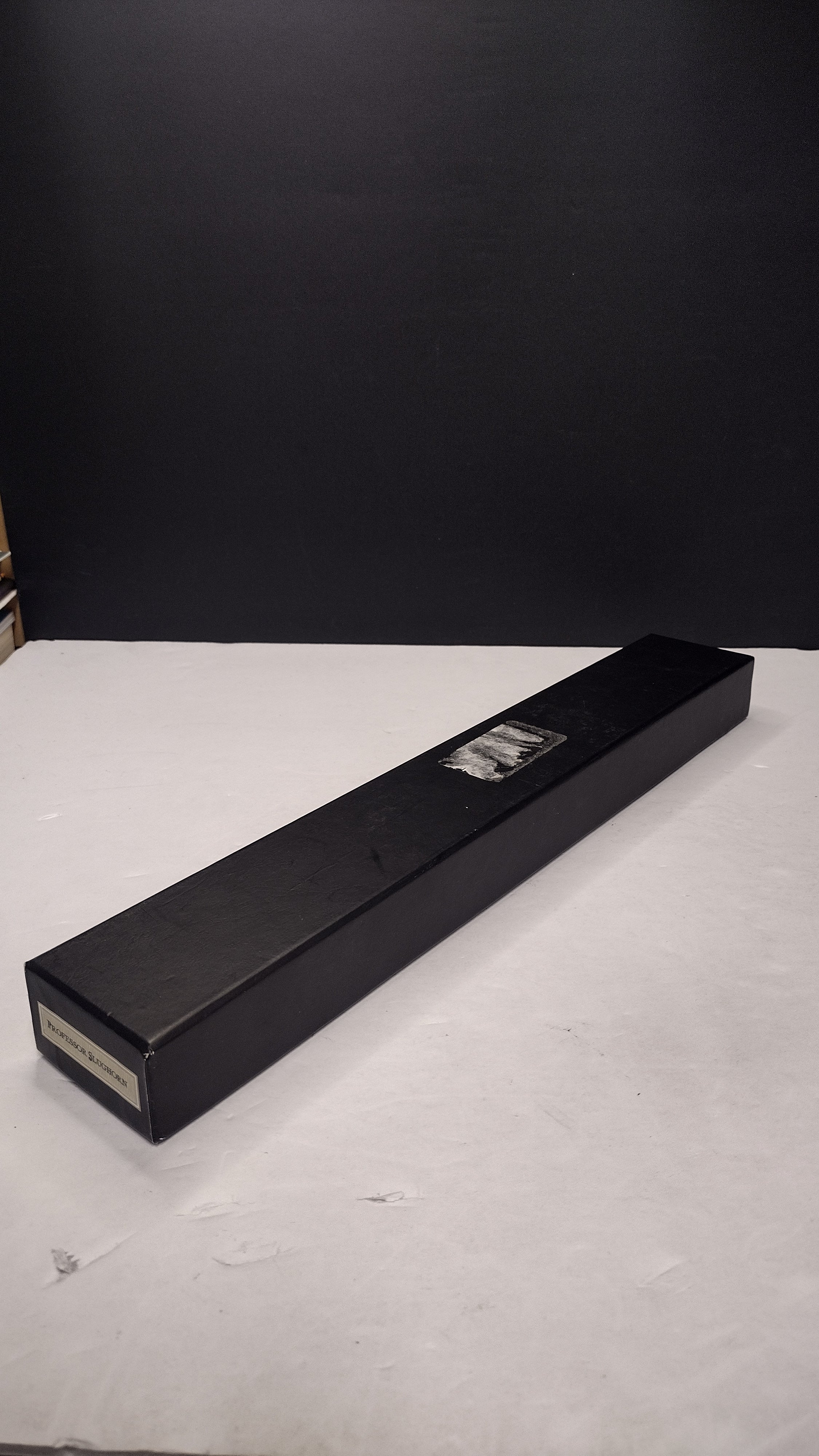 Authentic Universal Studios: The Wizarding World of Harry Potter – Professor Horace Slughorn Ollivanders Wand with Presentation Box