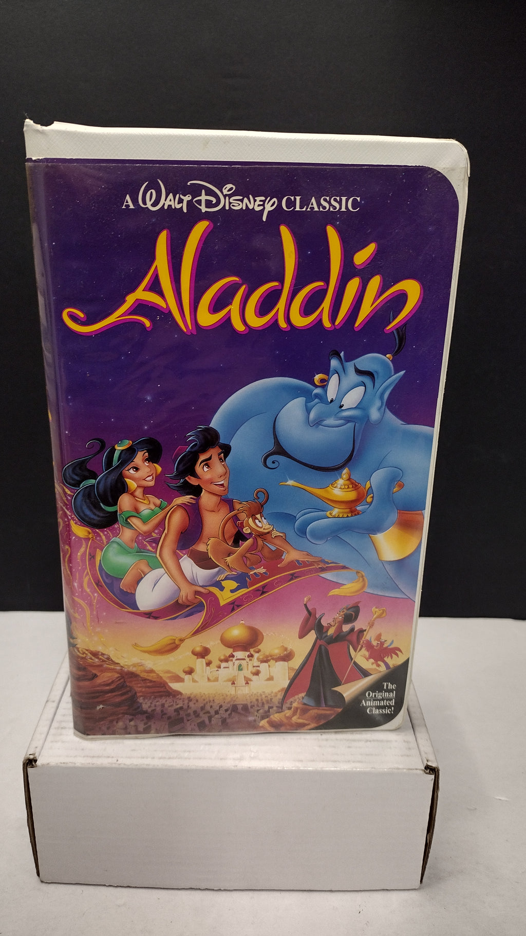 Vintage 1993 Disney Aladdin VHS Tape (Black Diamond The Classics Collection #1662 - Clamshell Case)