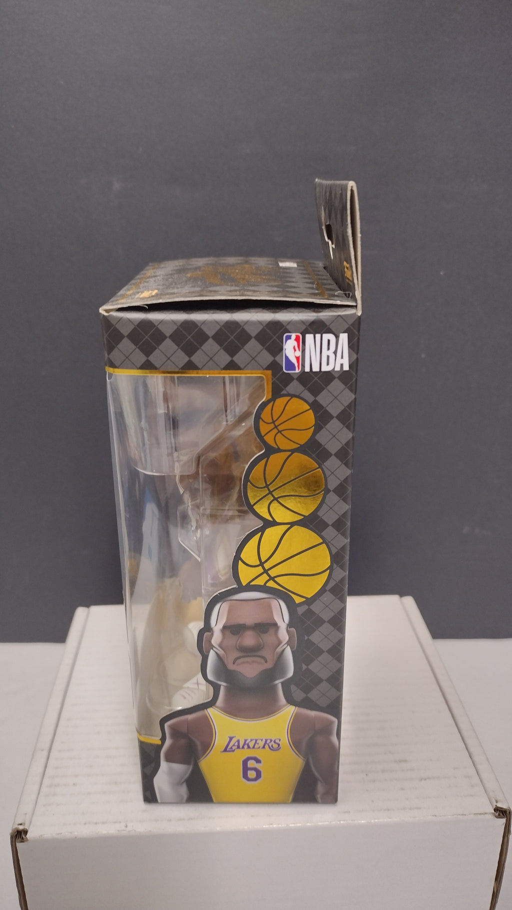 Funko GOLD LeBron James Los Angeles Lakers CHASE Variant Premium Vinyl Figure NIB