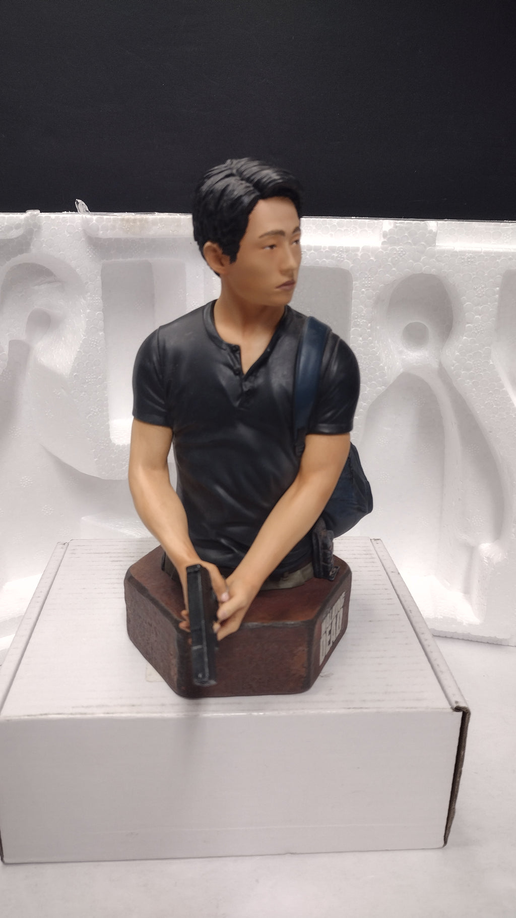 2015 Gentle Giant The Walking Dead Glenn Rhee Limited Edition Mini Bust Statue #106 (Open Box / Great Condition)