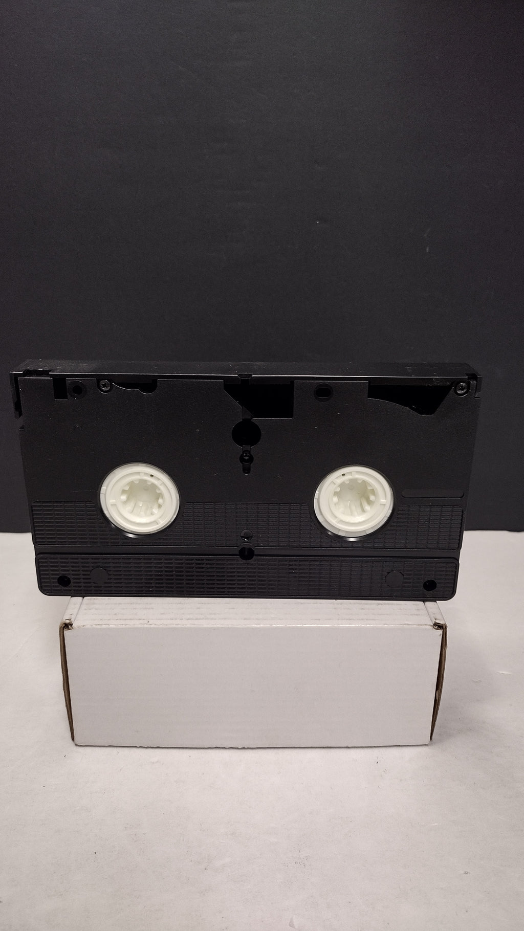 Vintage 1993 Disney Aladdin VHS Tape (Black Diamond The Classics Collection #1662 - Clamshell Case)