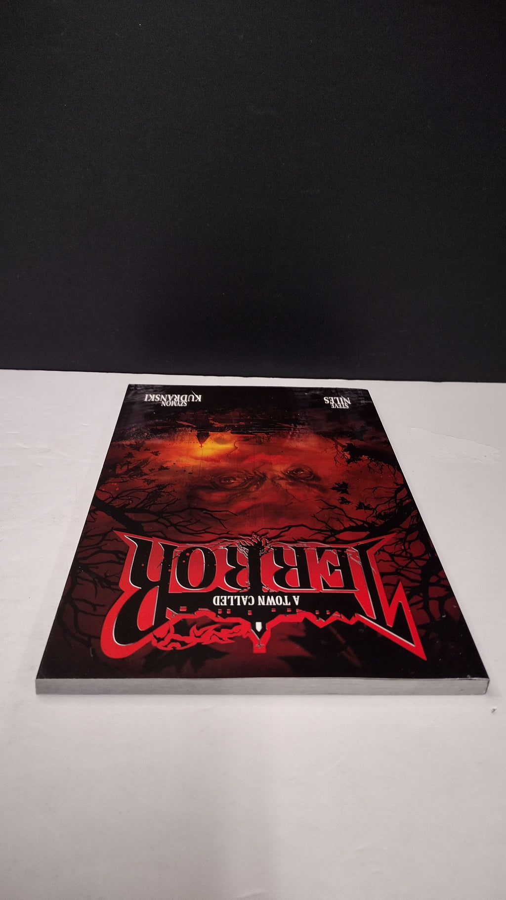 (MATURE) A Town Called Terror by Steve Niles – New Paperback