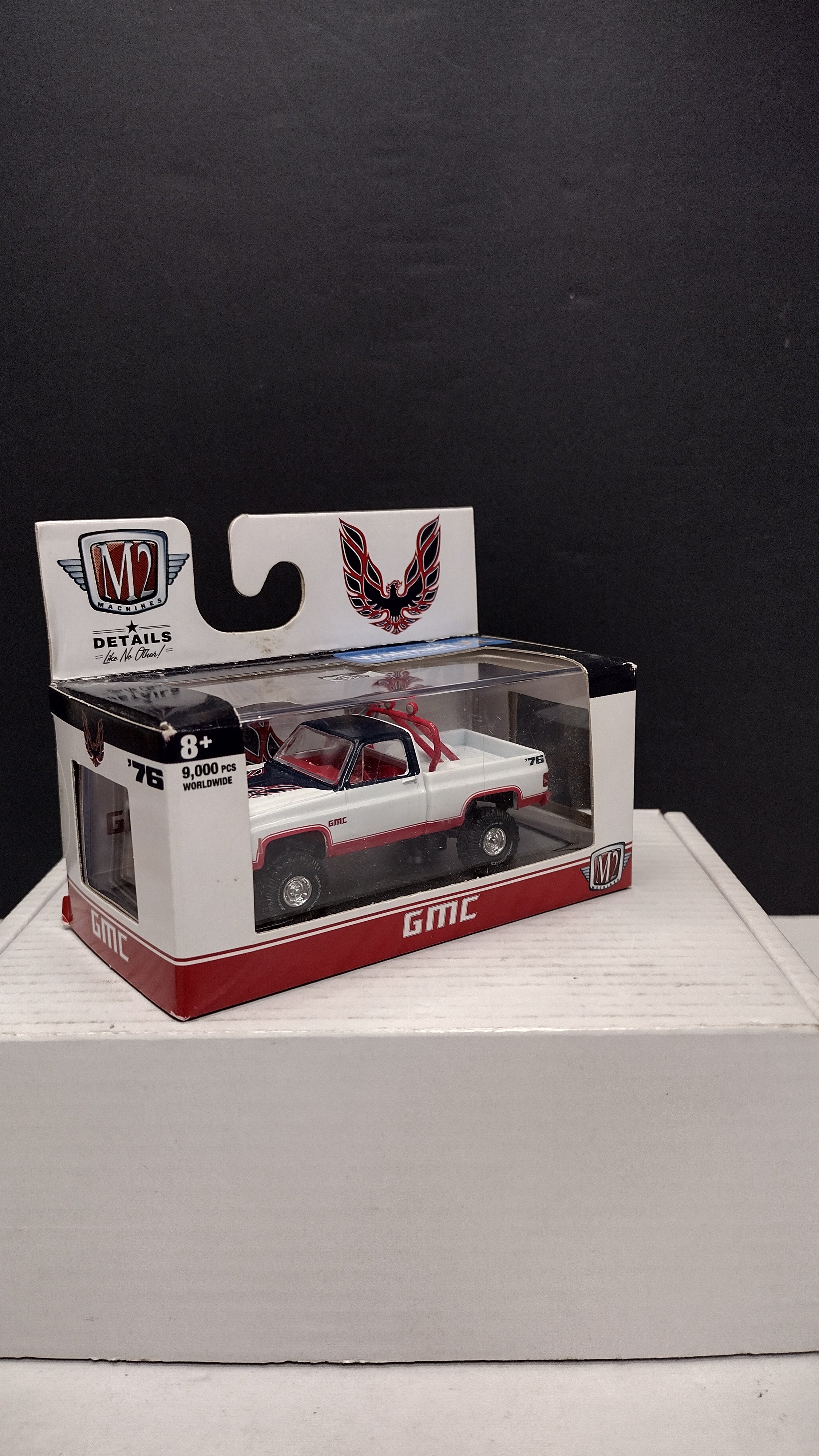 2021 M2 Machines Auto-Trucks 1976 GMC Sierra Grande 15 1:64 4x4