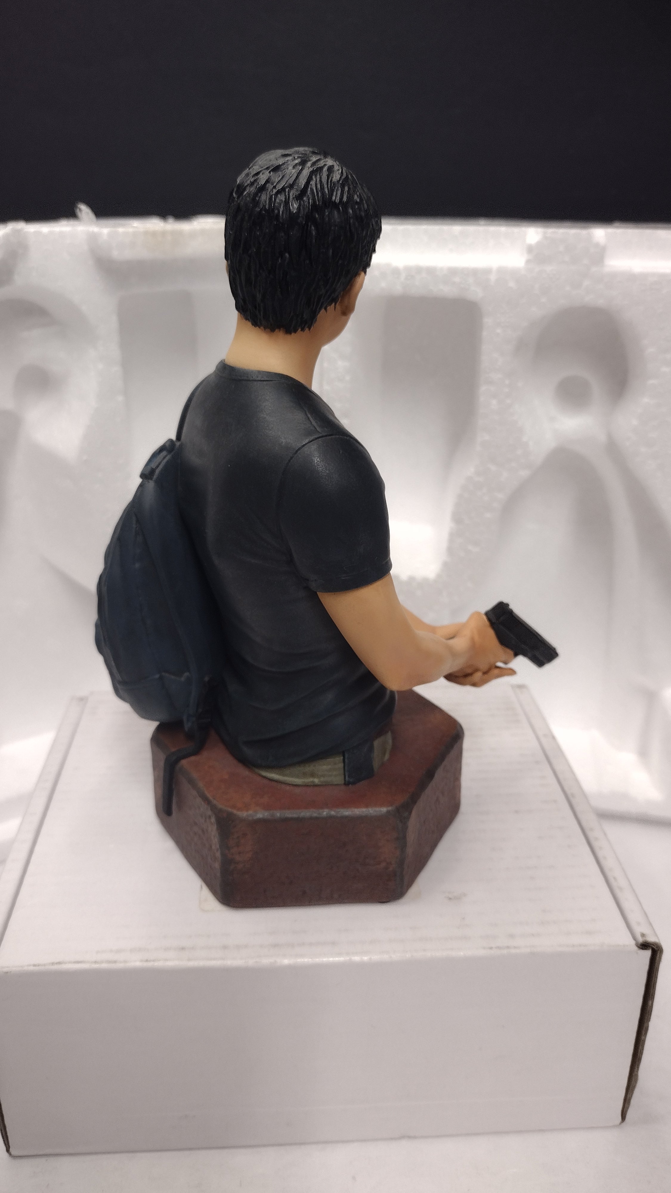 2015 Gentle Giant The Walking Dead Glenn Rhee Limited Edition Mini Bust Statue #106 (Open Box / Great Condition)
