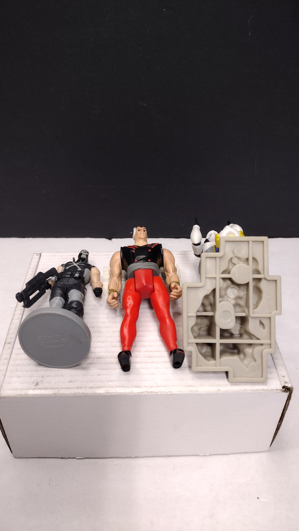 Lot of 3 Vintage Figures Marvel Crossbones- Robocop Headhunter- Tenya Iida