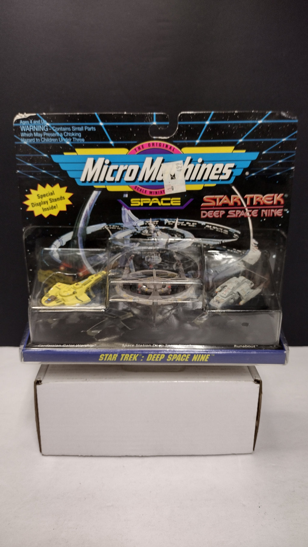 Vintage Micro Machines Star Trek Deep Space Nine #65825 ( Bubble damage)
