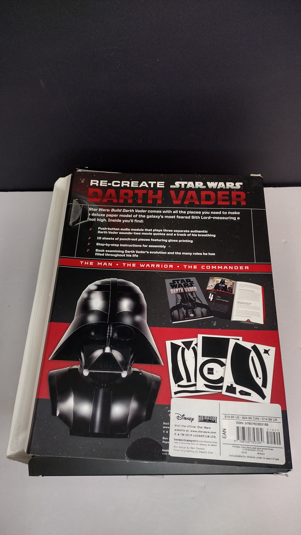 Star Wars: Build Darth Vader – Deluxe Paper Model Kit