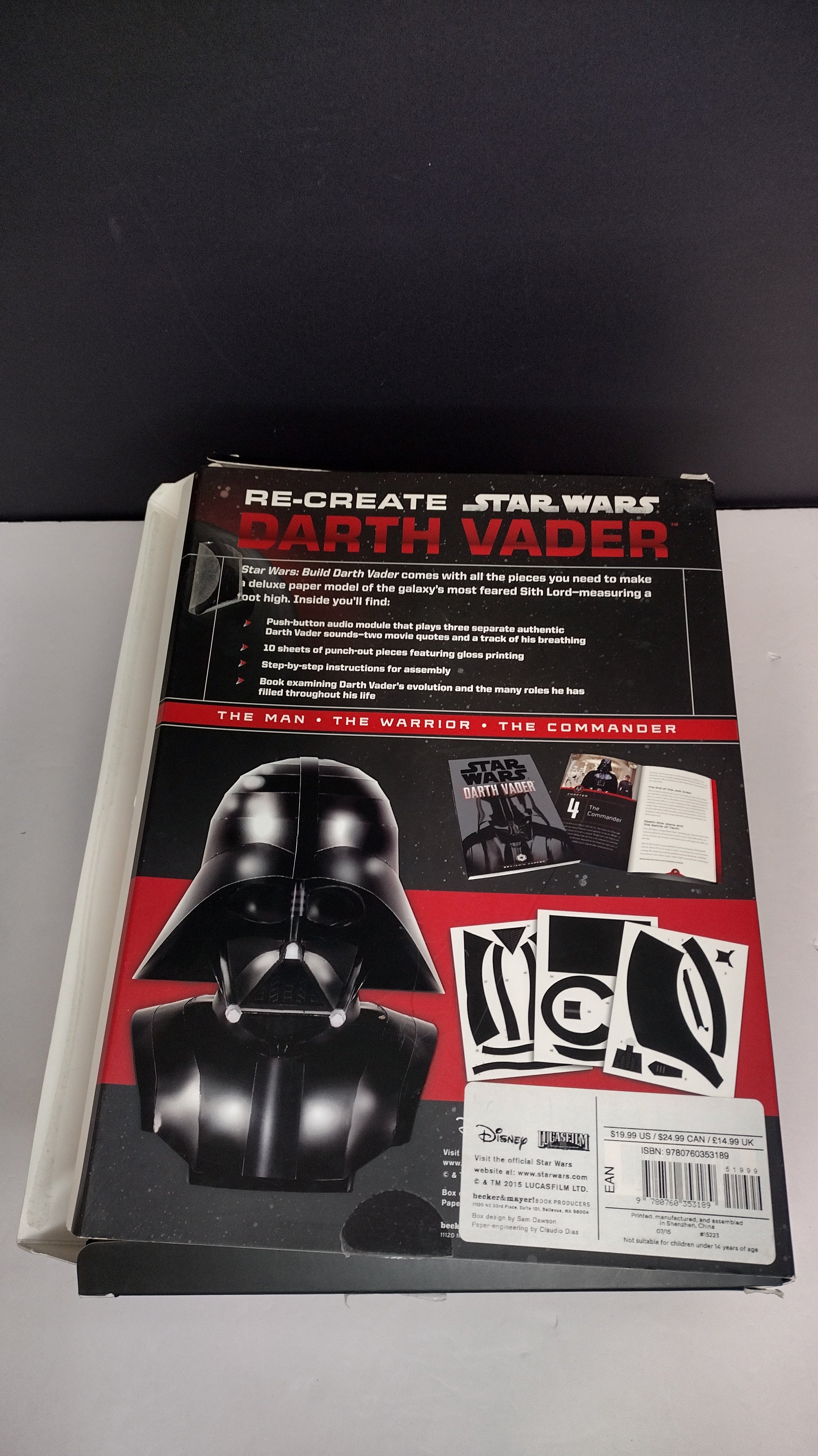 Star Wars: Build Darth Vader – Deluxe Paper Model Kit