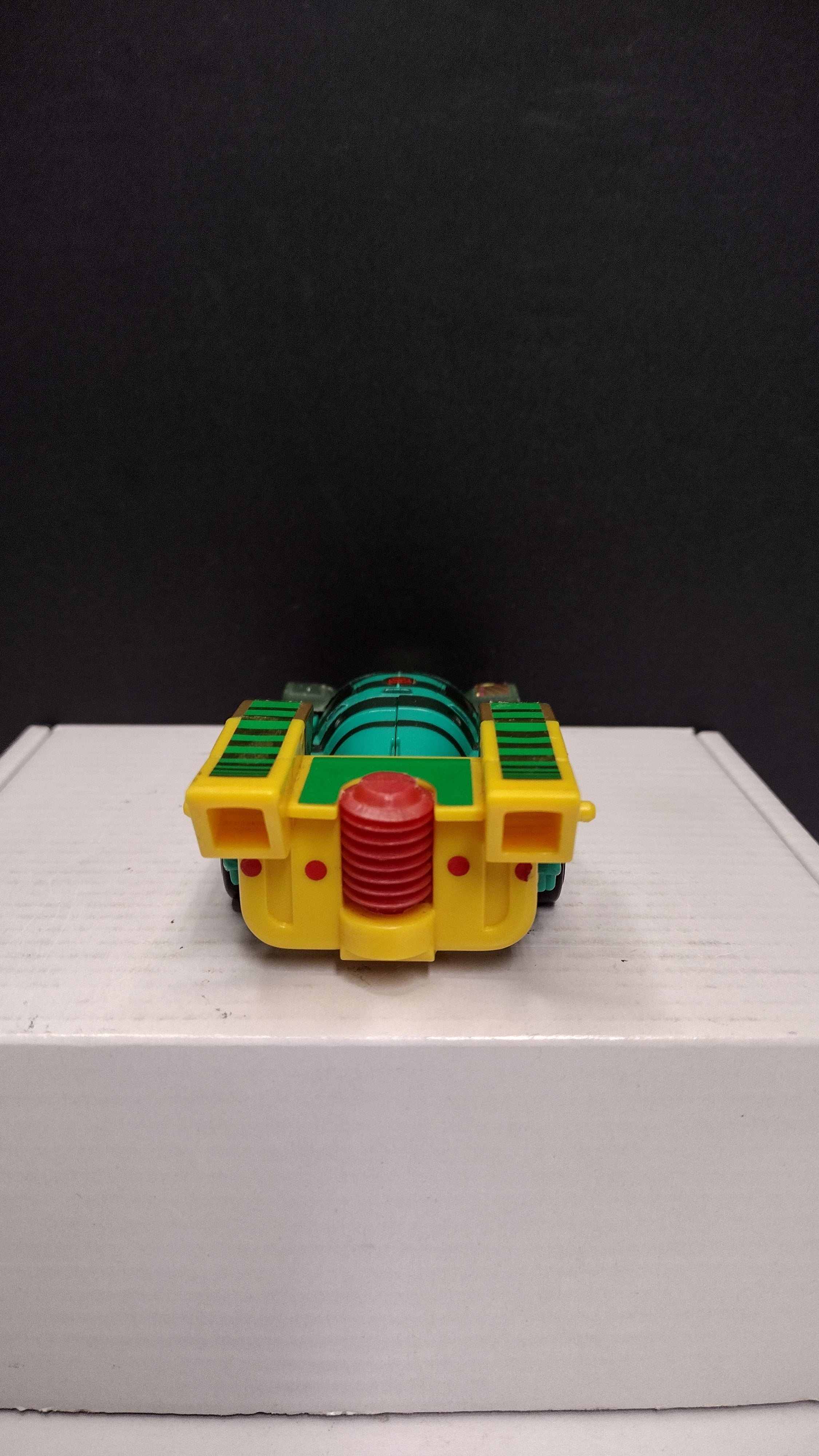 Vintage 1993 G2 Transformers: Color Changers Drench Action Figure – Loose & Complete (Front Plate Hinge Issue / Played-With Condition)