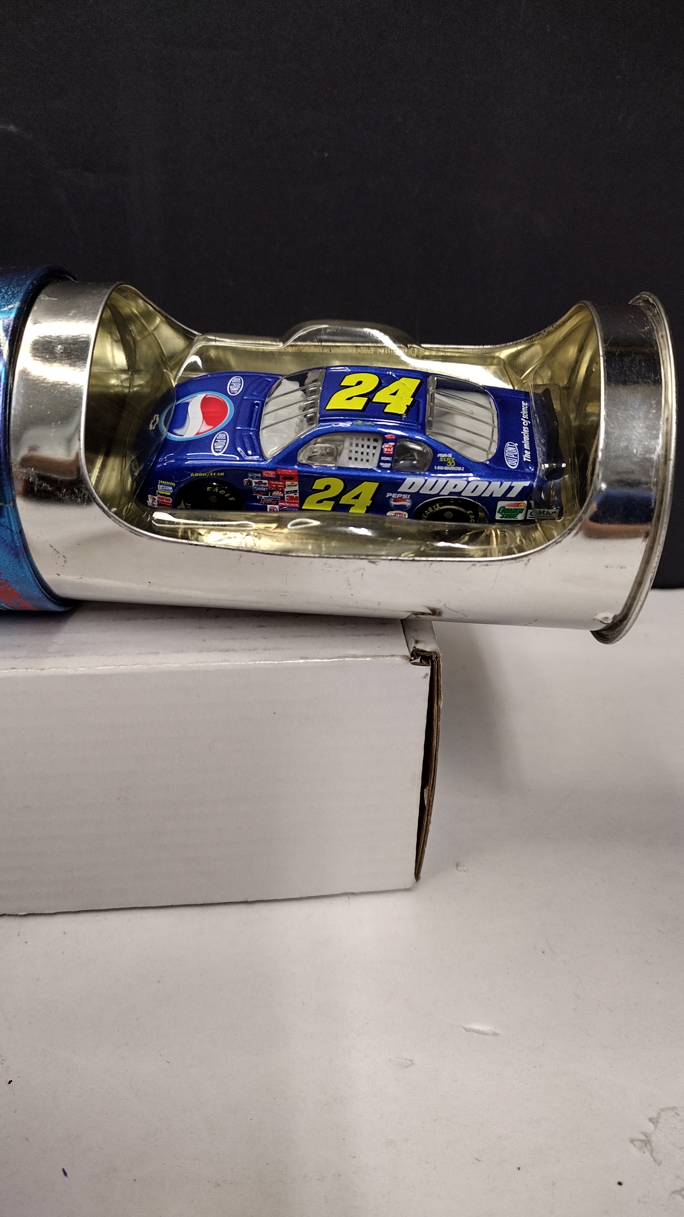 Action Racing 2002 Jeff Gordon #24 Pepsi Chevrolet Monte Carlo 1:64 Diecast in Collector's Can