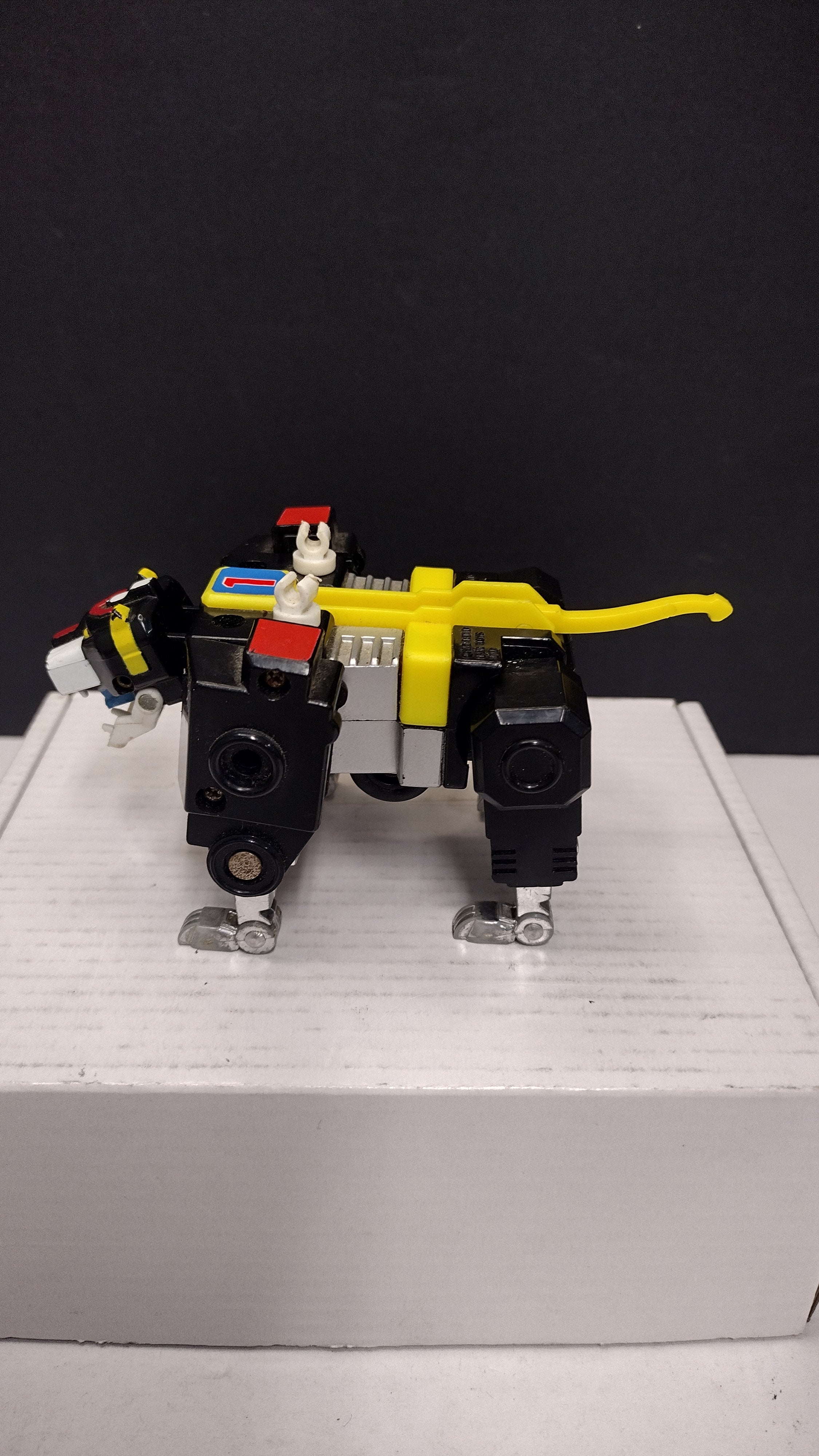 Vintage 1984 Voltron Black Lion Pull-Back Action Figure LJN Toys