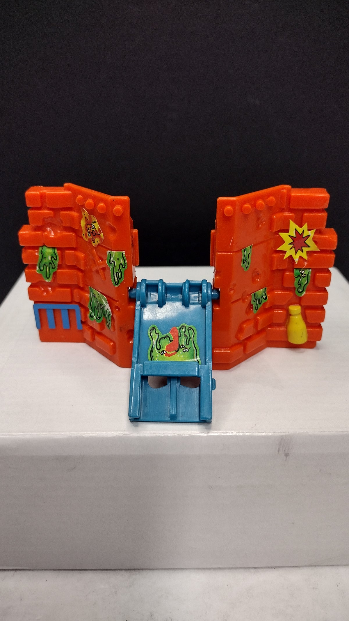Vintage TMNT 1990 Oozey Cannon Brick Wall and Trap Door Accessory Part OEM