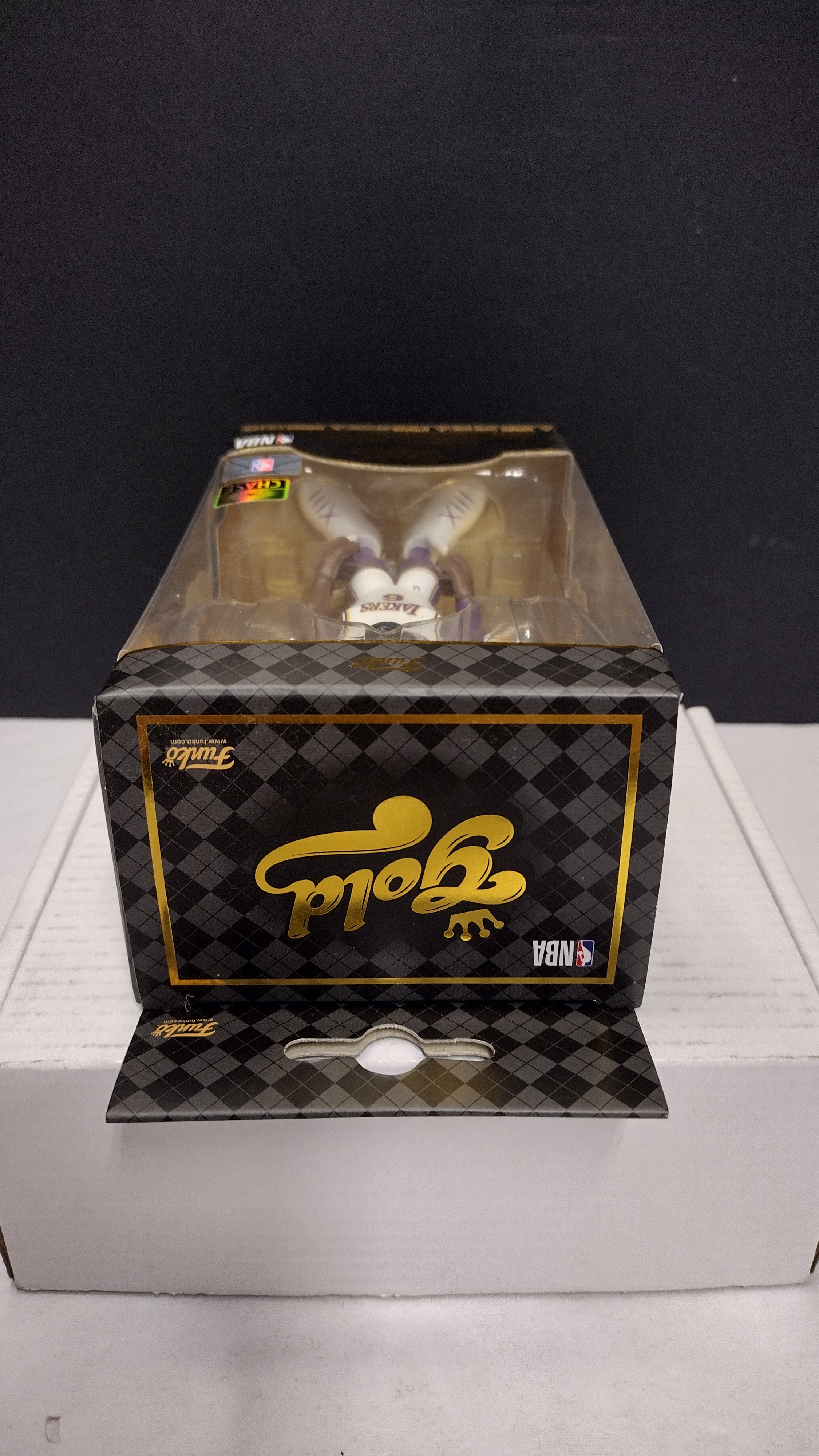 Funko GOLD LeBron James Los Angeles Lakers CHASE Variant Premium Vinyl Figure NIB
