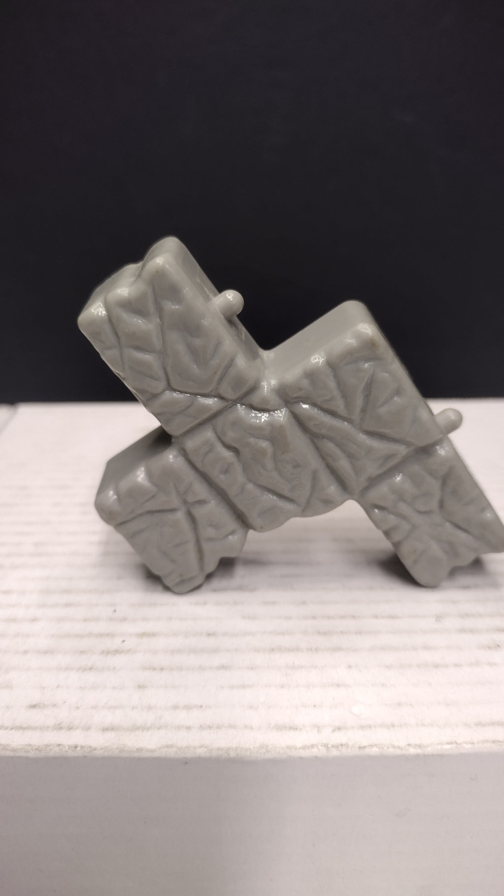 Vintage 1996 Toy Biz- Incredible Rampaging Hulk- Collapsing Brick Wall- Wall Part Only.